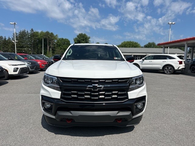 2021 Chevrolet Colorado LT photo 2