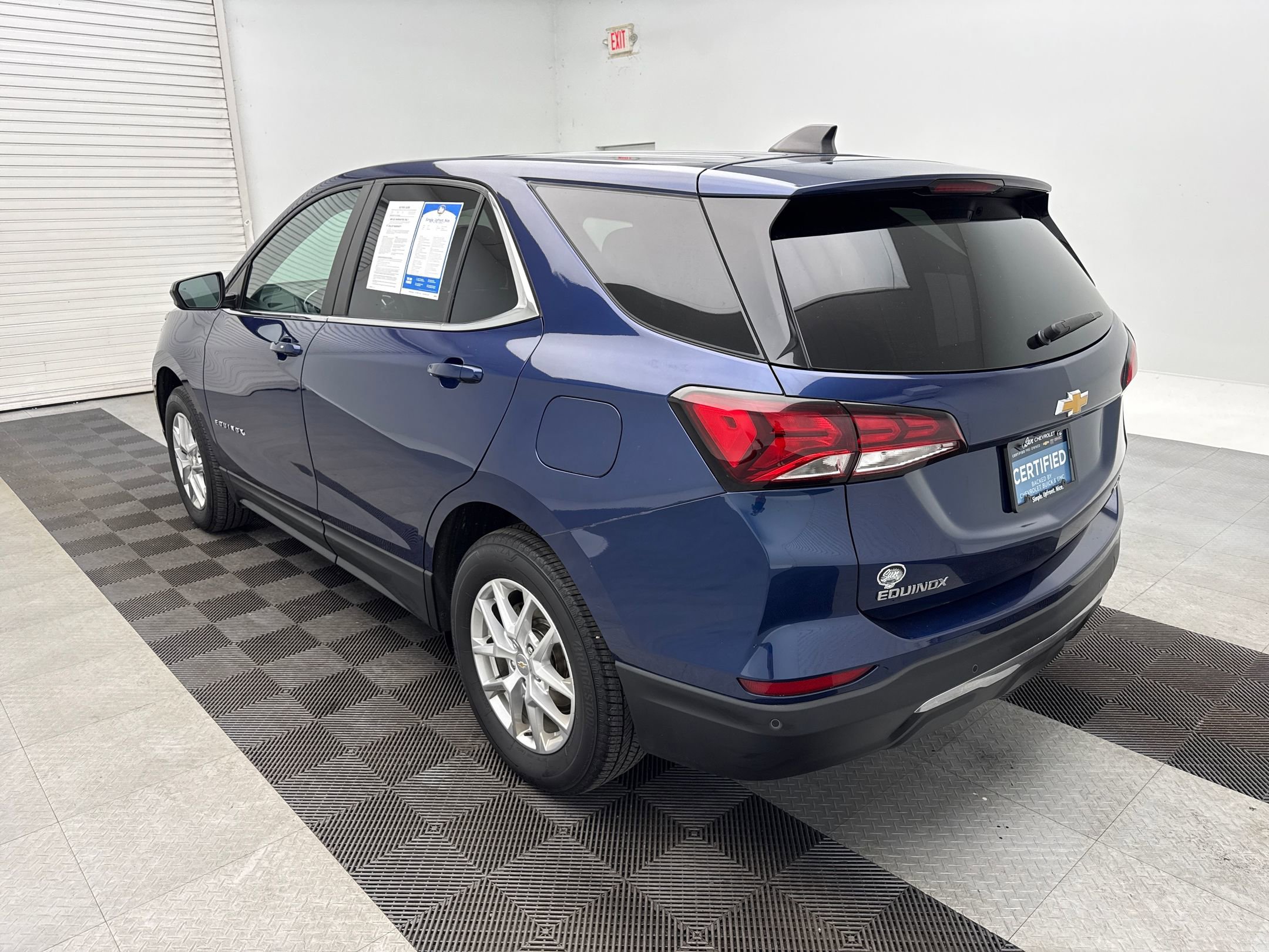 2022 Chevrolet Equinox LT photo 3