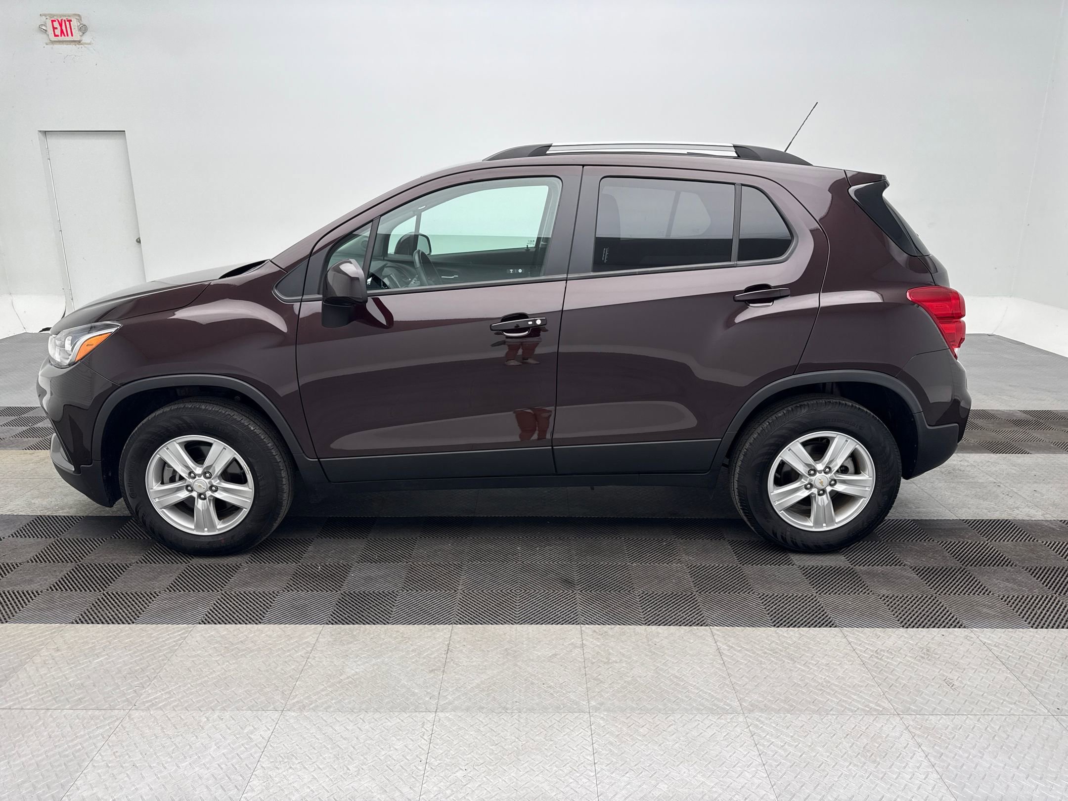 2022 Chevrolet Trax LT photo 2