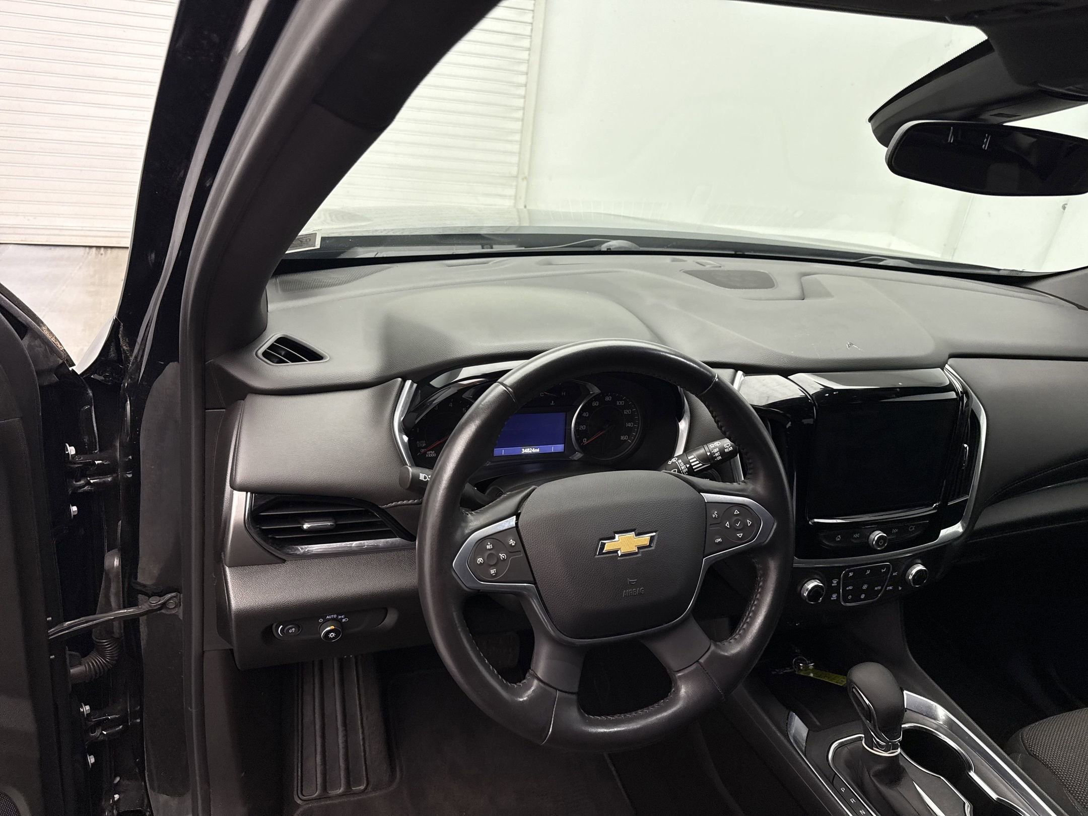 2022 Chevrolet Traverse Cloth photo 3