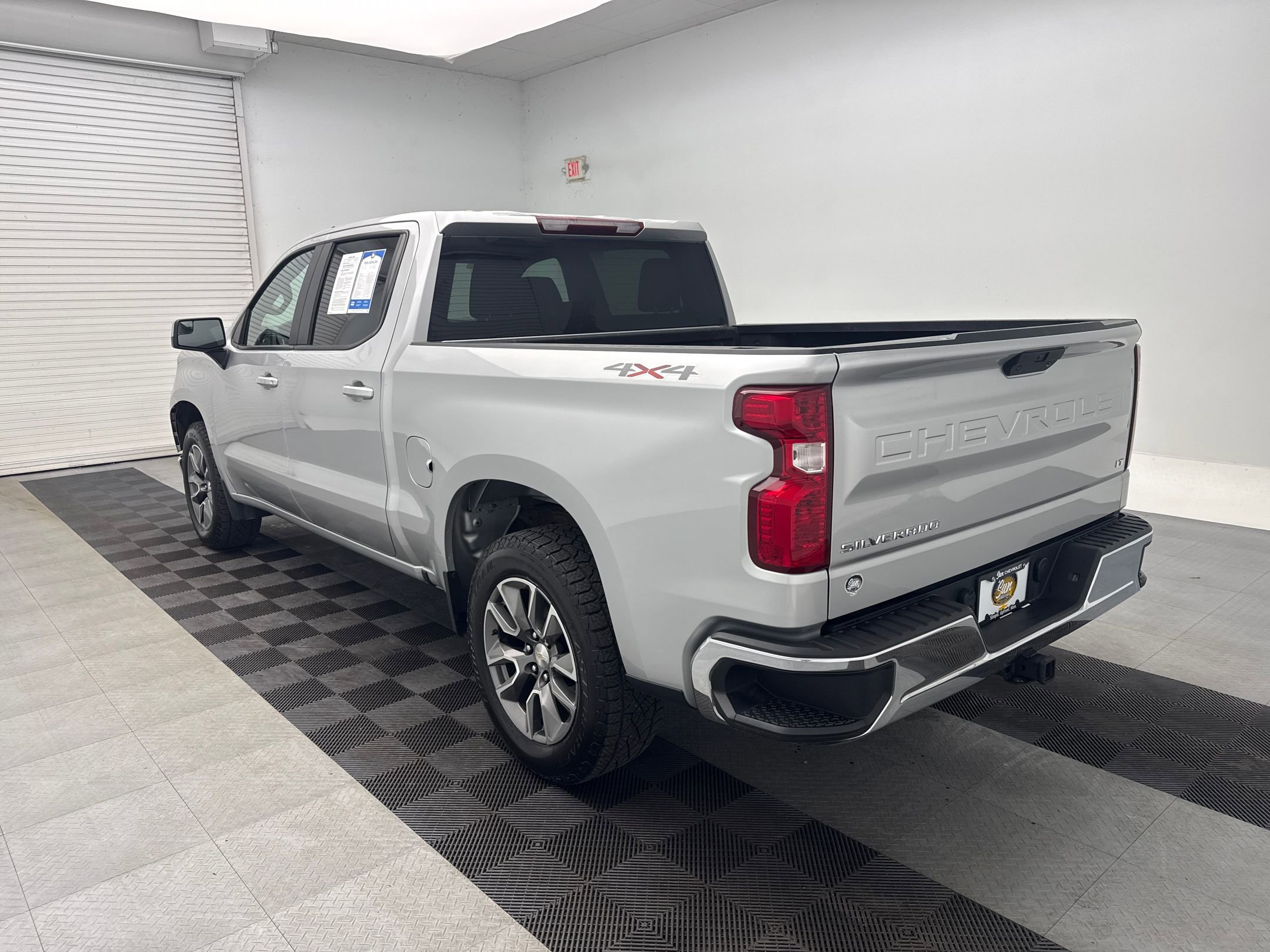 2022 Chevrolet Silverado 1500 LT photo 3