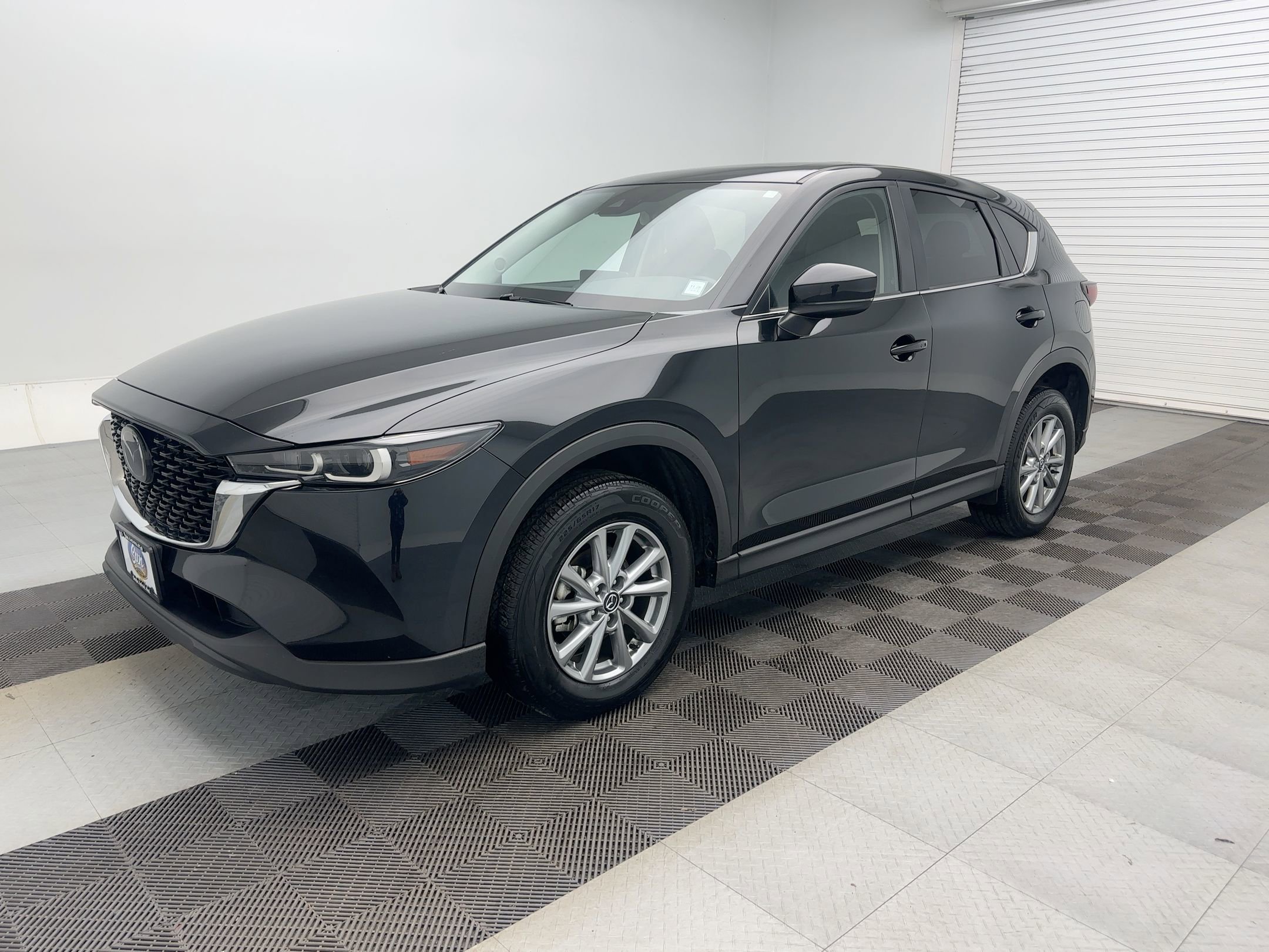2022 Mazda CX-5 S Preferred package's photo