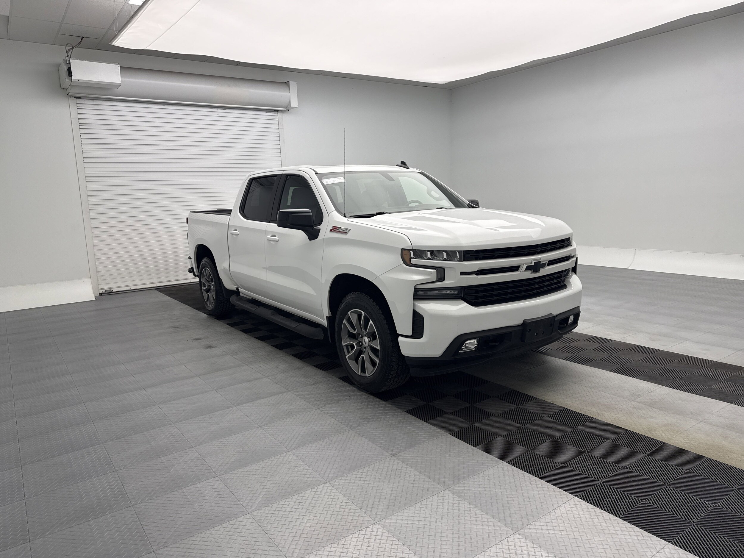 2022 Chevrolet Silverado 1500 RST photo 2