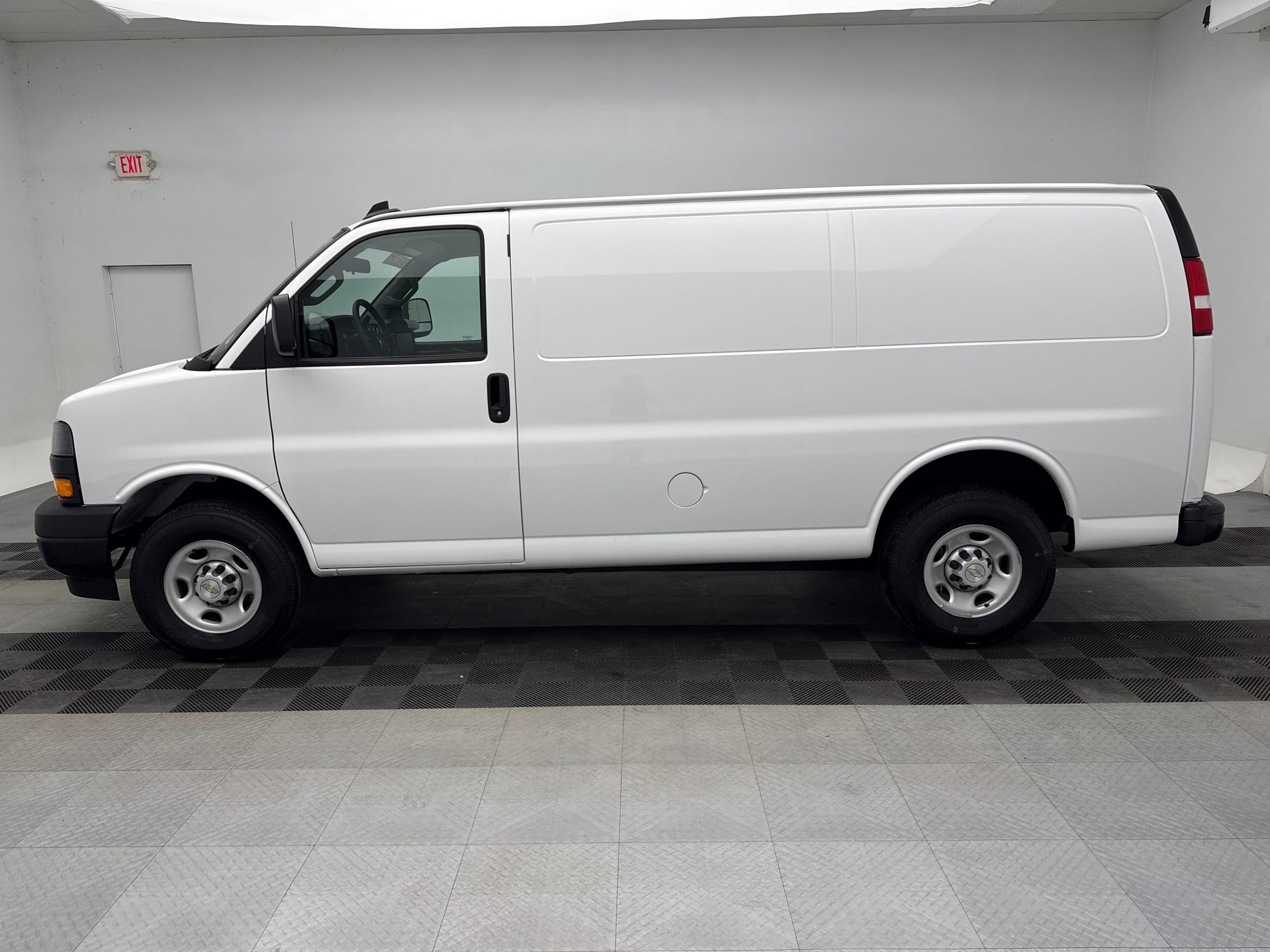 2024 Chevrolet Express Cargo Van 2500 photo 2