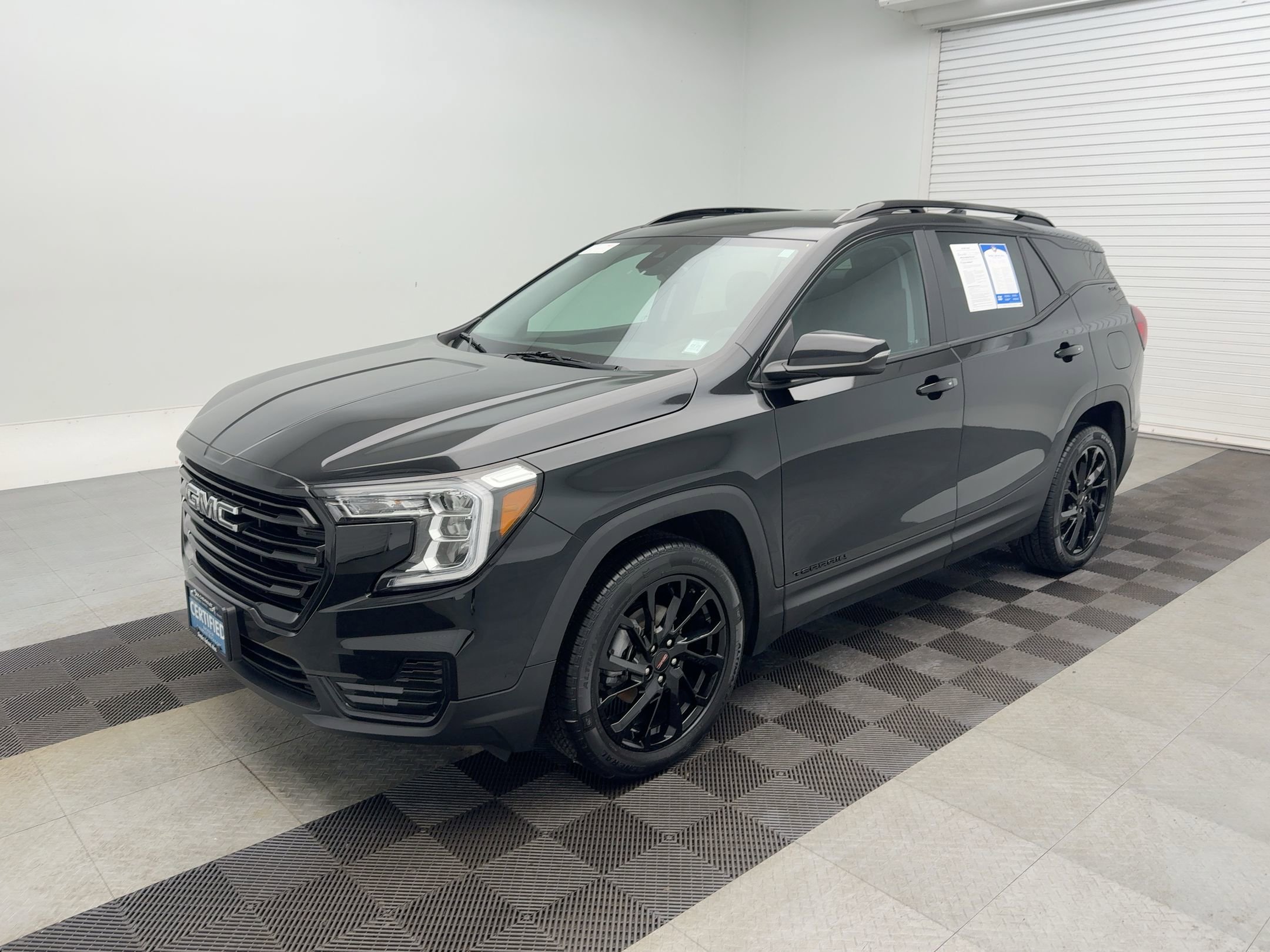 2023 GMC Terrain SLE's photo