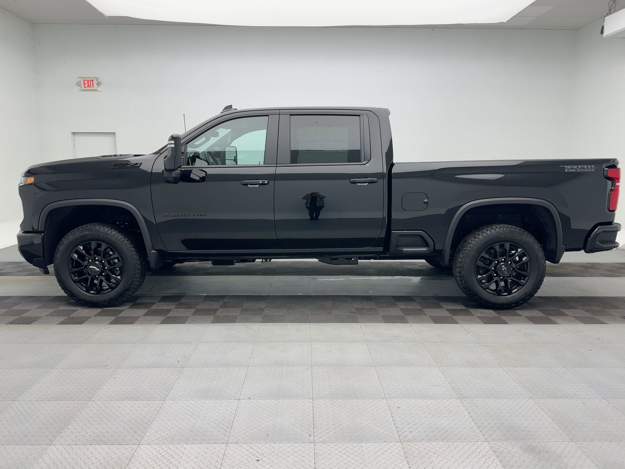 2026 Chevrolet Silverado 2500HD LT photo 2