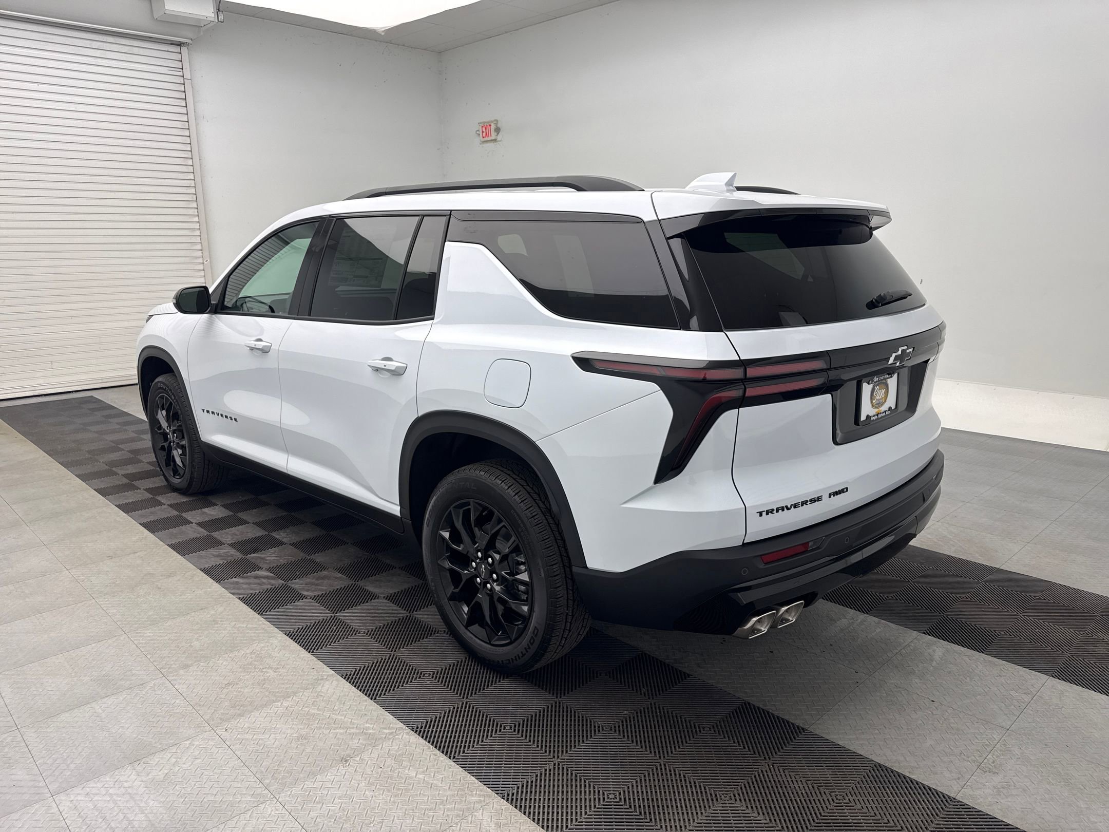 2026 Chevrolet Traverse photo 2