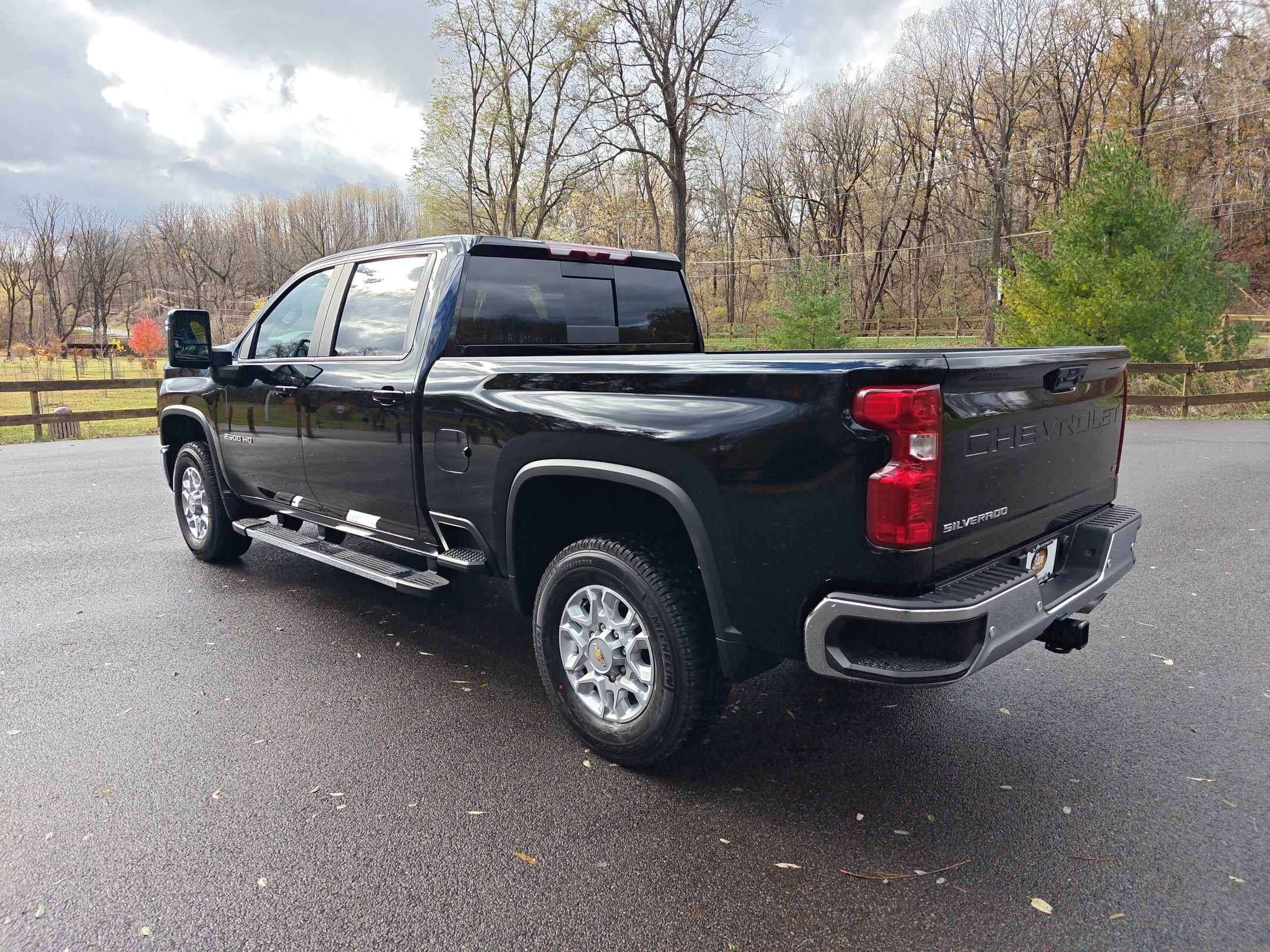 2026 Chevrolet Silverado 2500HD LT photo 3