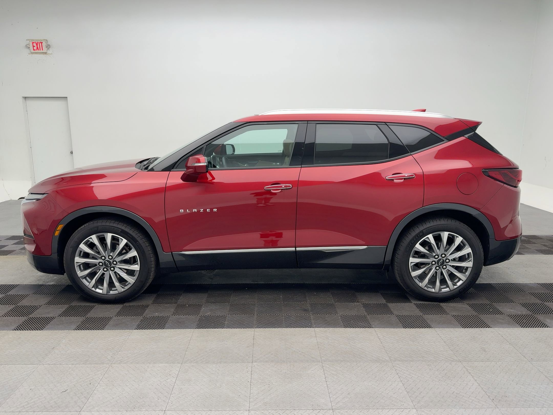 2024 Chevrolet Blazer Premier photo 2