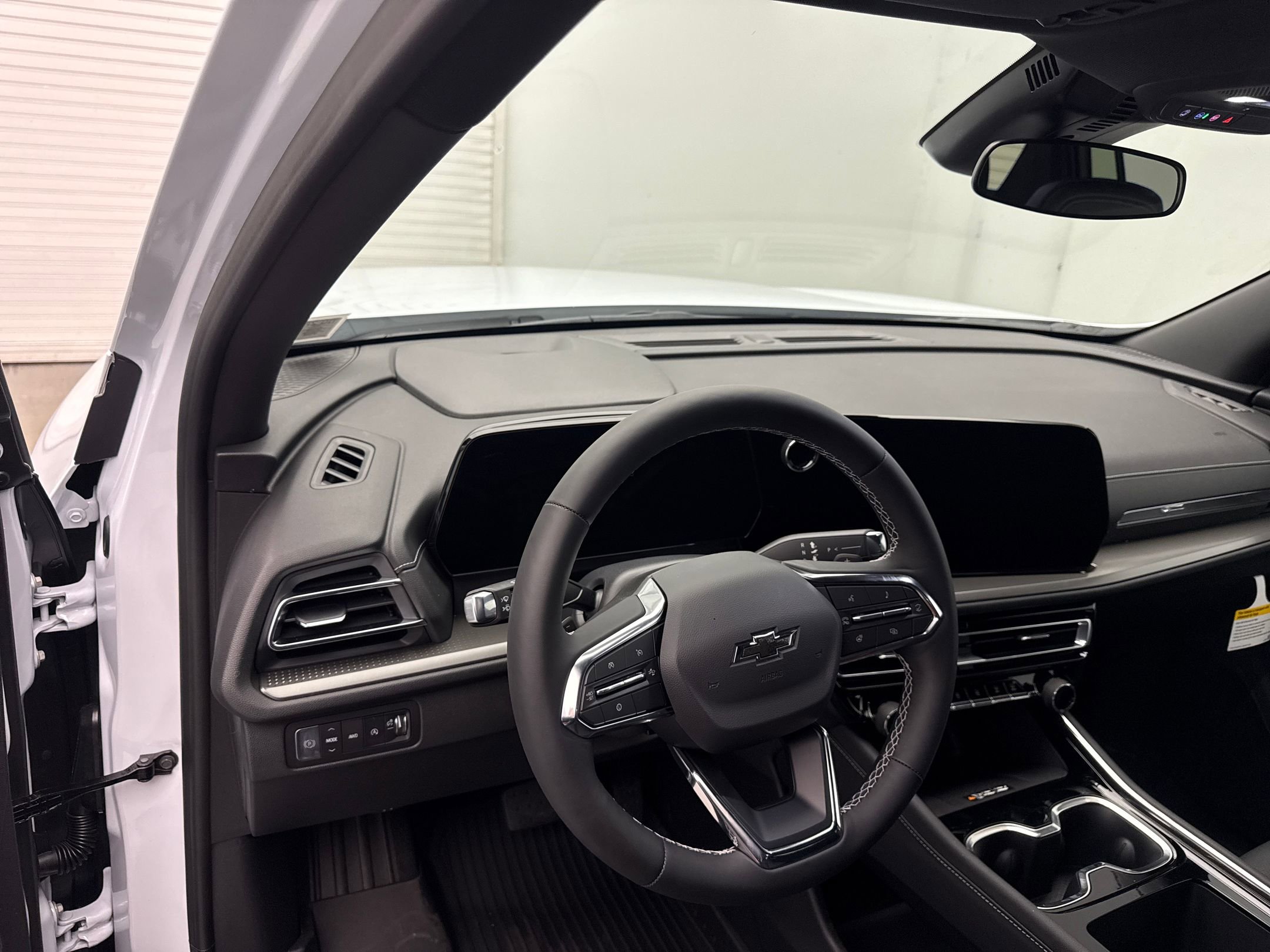 2026 Chevrolet Traverse photo 3