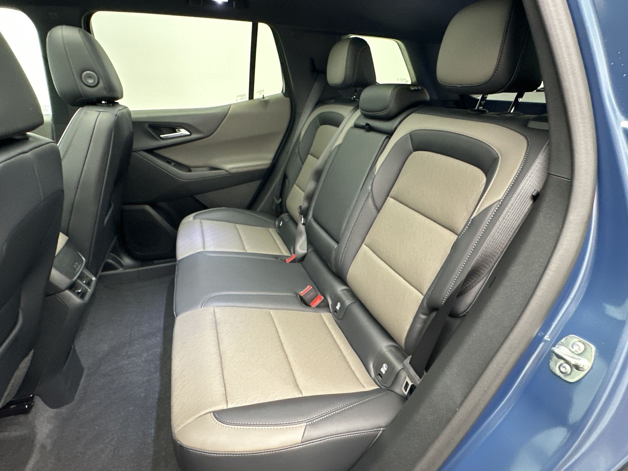 2027 Chevrolet Equinox LT - Photo 24