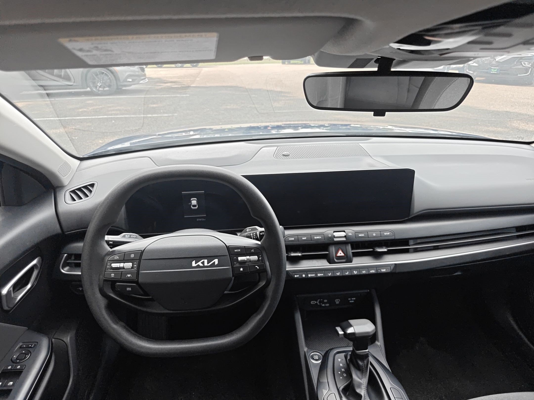 2025 Kia K4 LXS - Photo 18