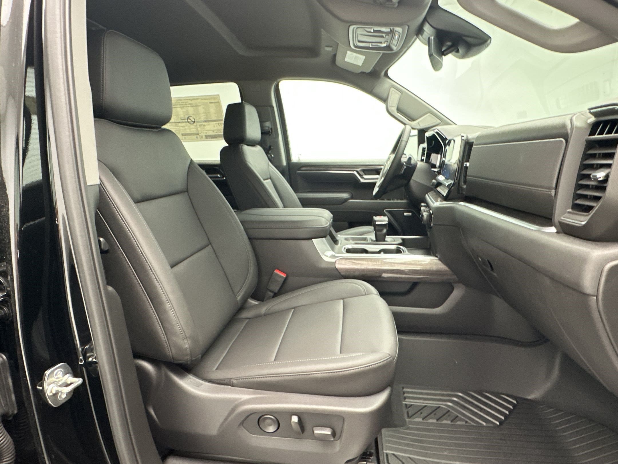 2026 Chevrolet Silverado 1500 LTZ - Photo 23