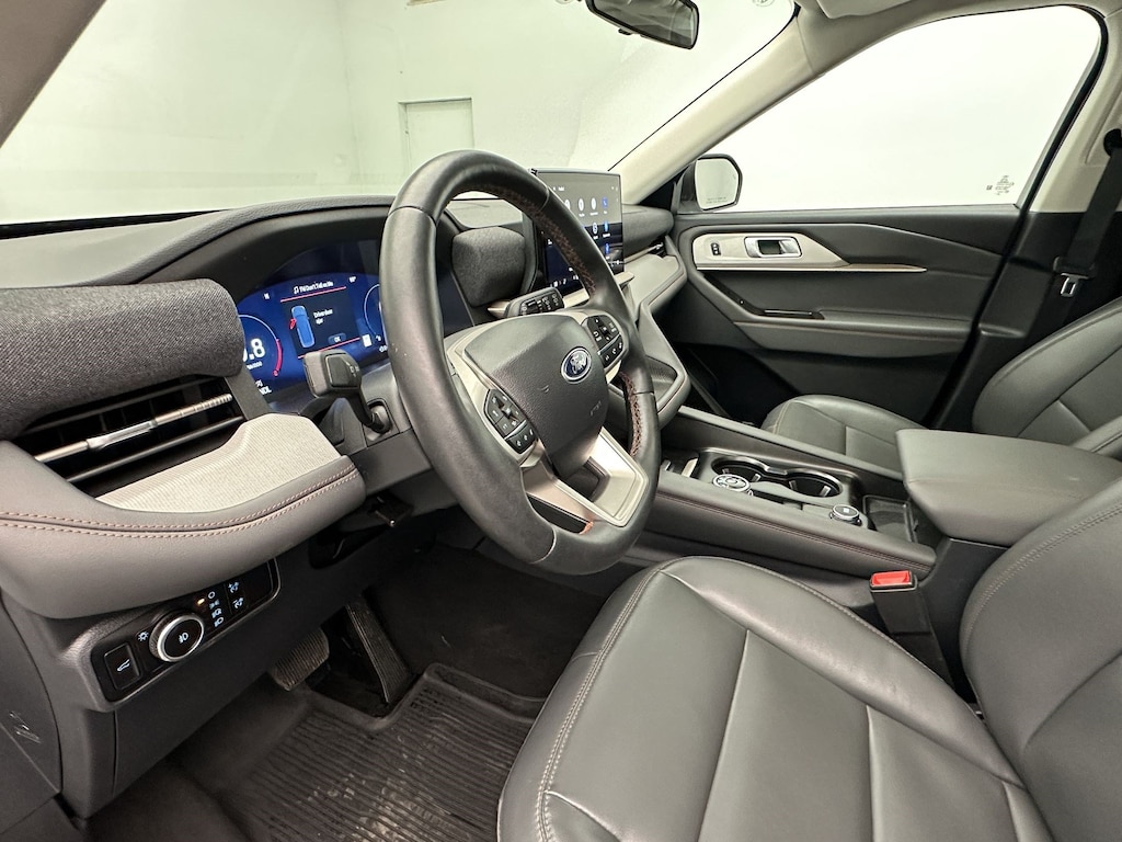Used 2025 Ford Explorer Active SUV
