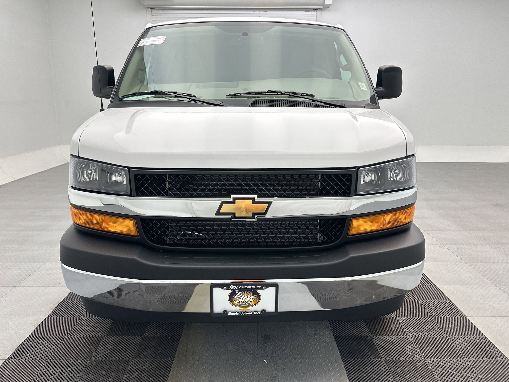 2026 Chevrolet Express Cargo Work Van - Photo 6