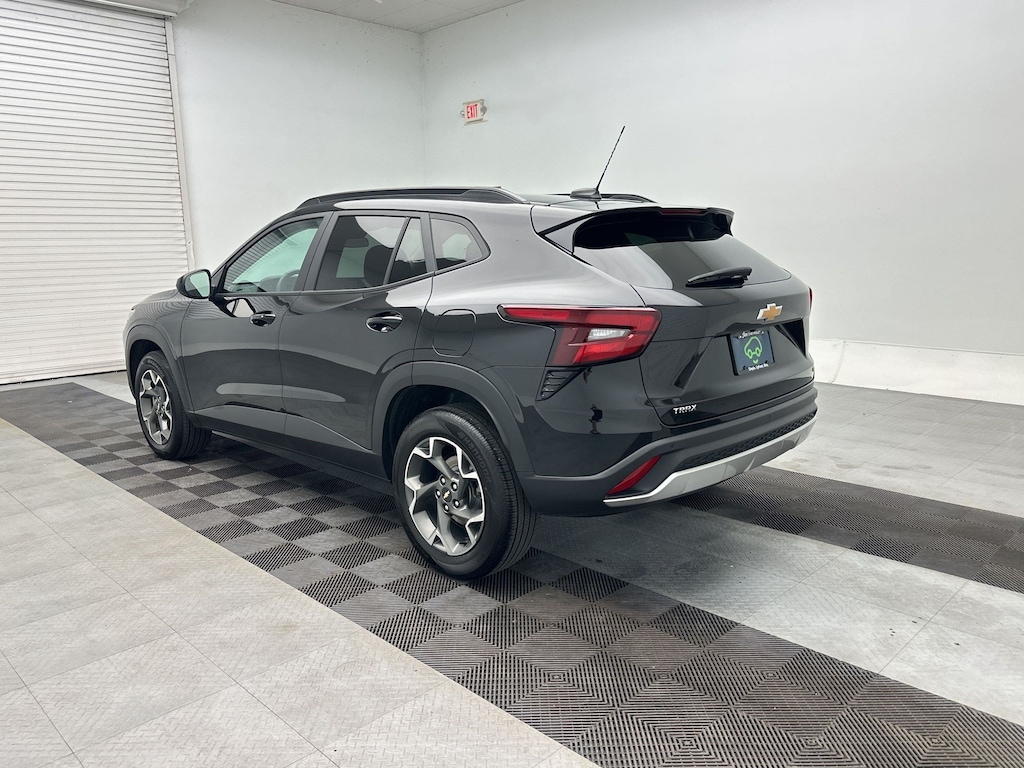 Used 2024 Chevrolet Trax LT SUV