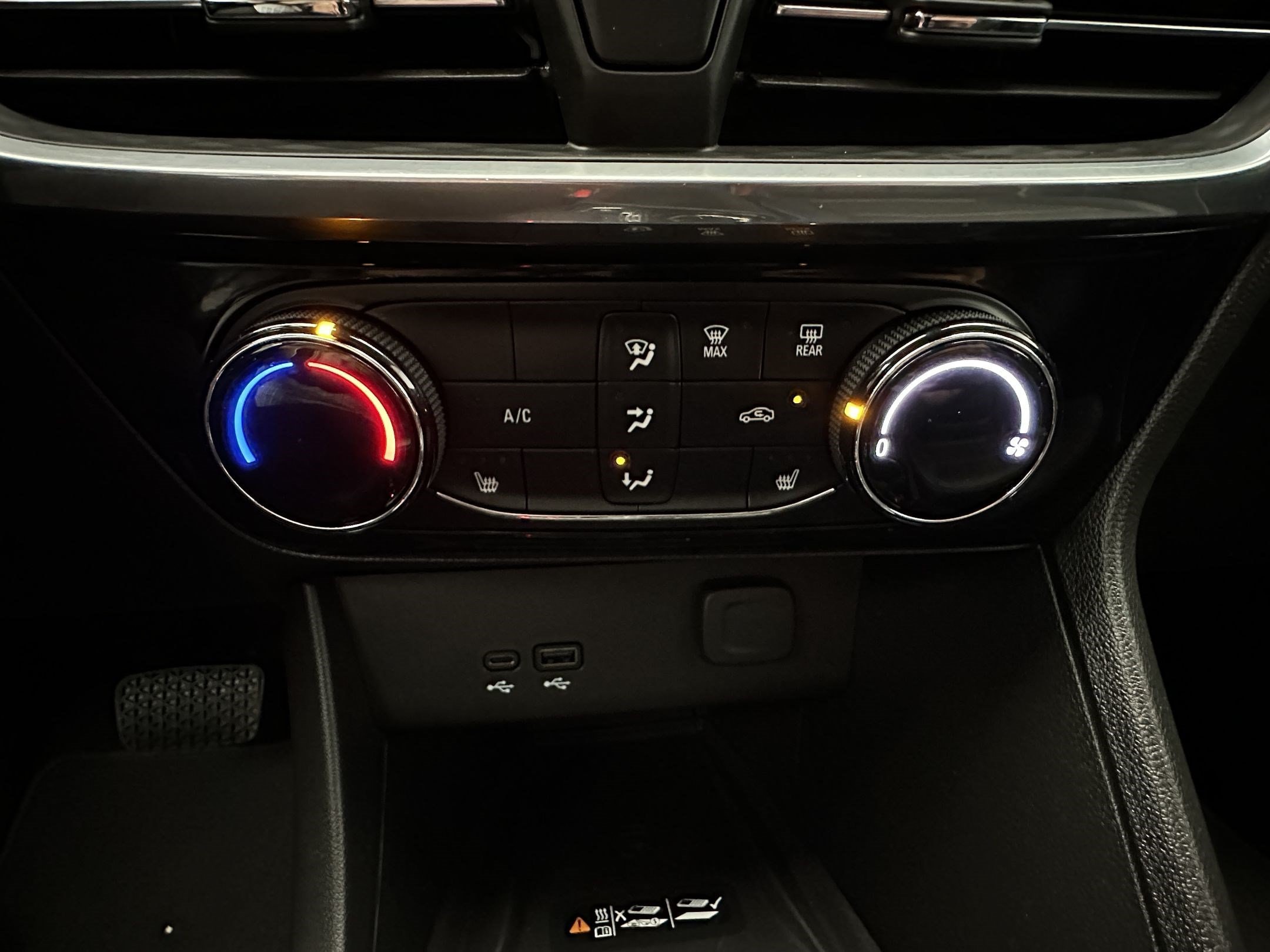 2025 Buick Encore GX Sport Touring - Photo 18