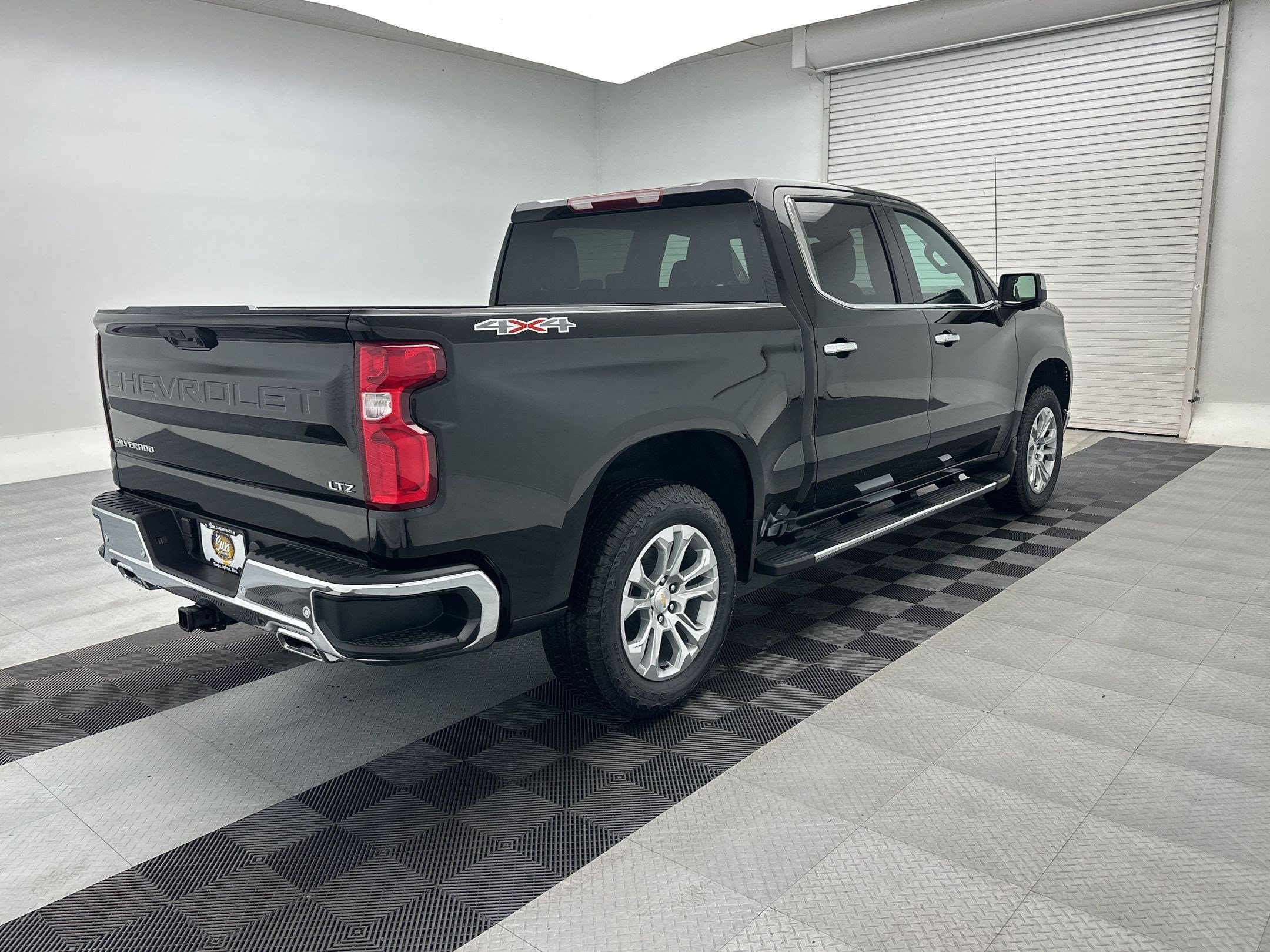 2026 Chevrolet Silverado 1500 LTZ - Photo 9