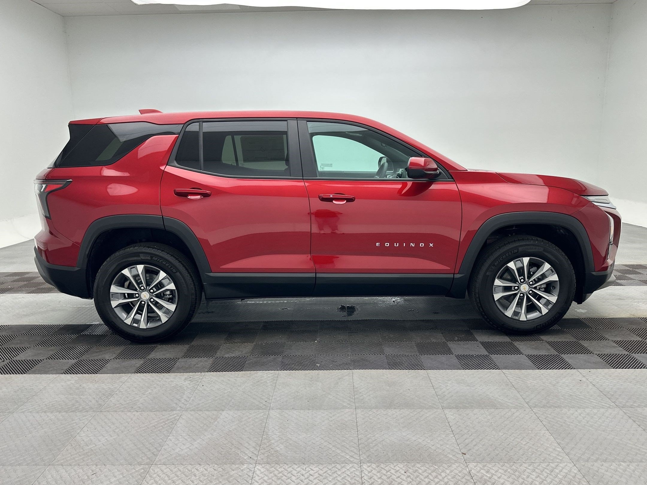 2027 Chevrolet Equinox LT - Photo 8