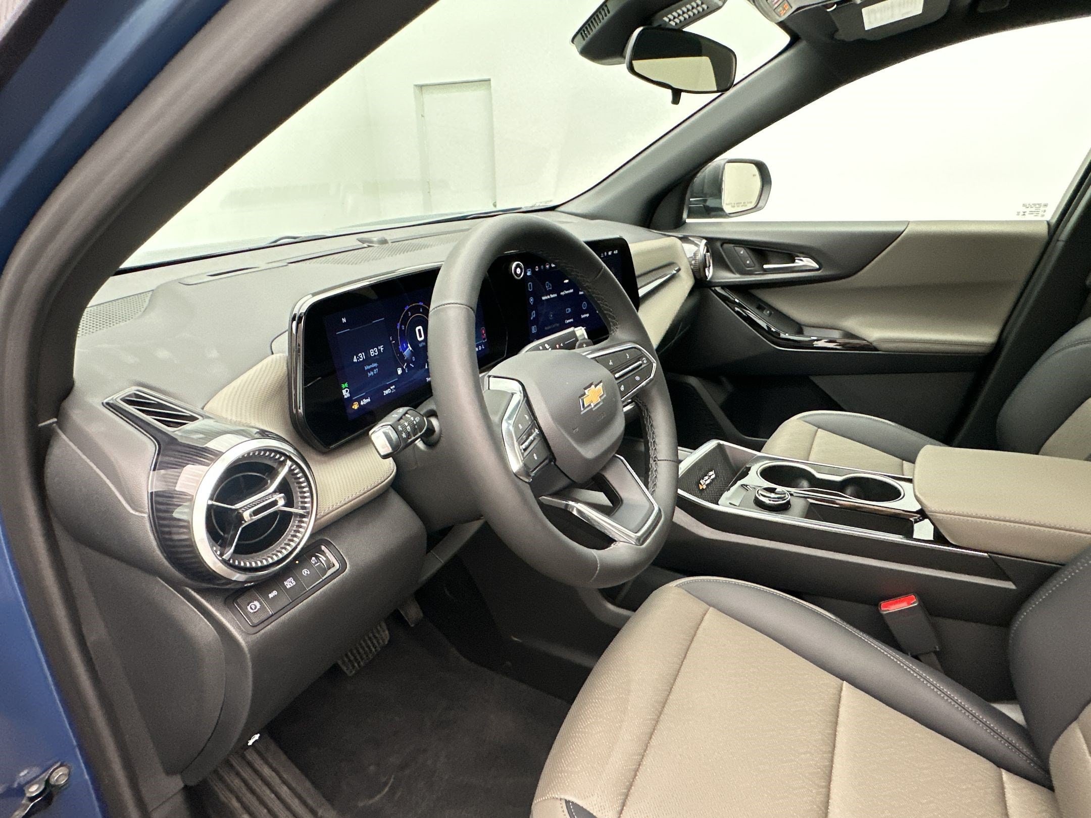 2027 Chevrolet Equinox LT - Photo 29