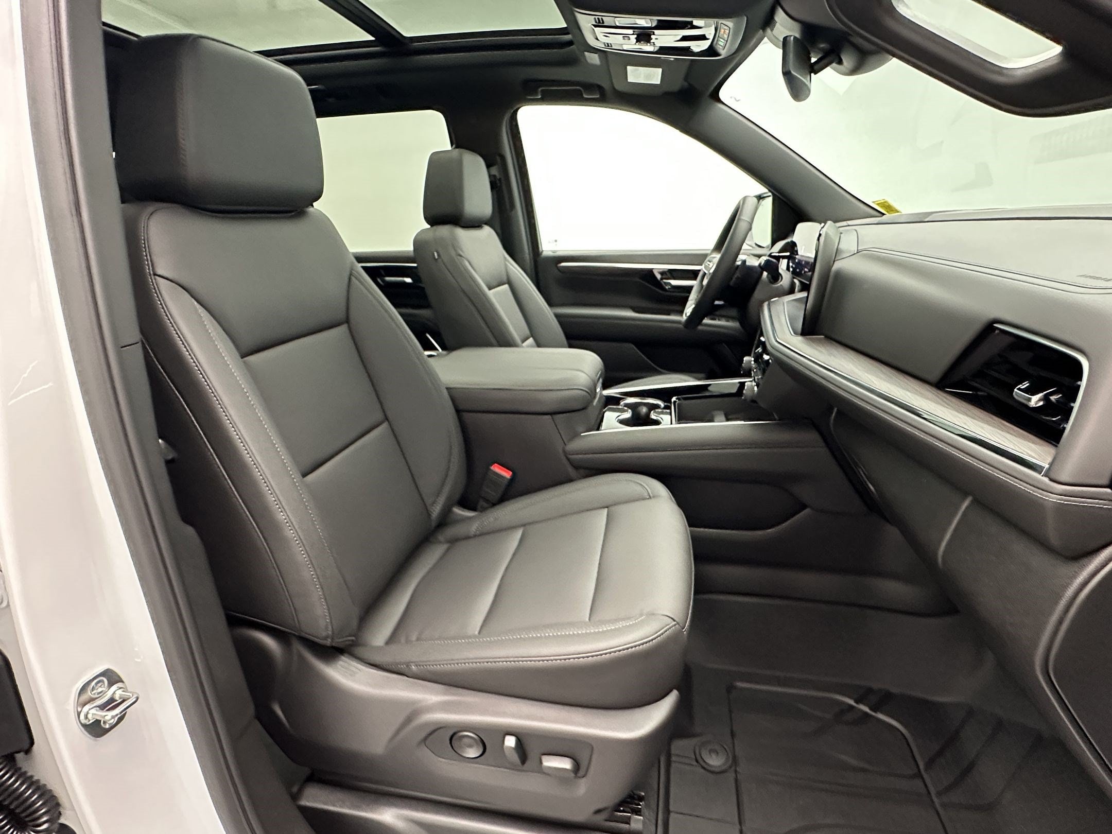 2026 Chevrolet Tahoe LT - Photo 28