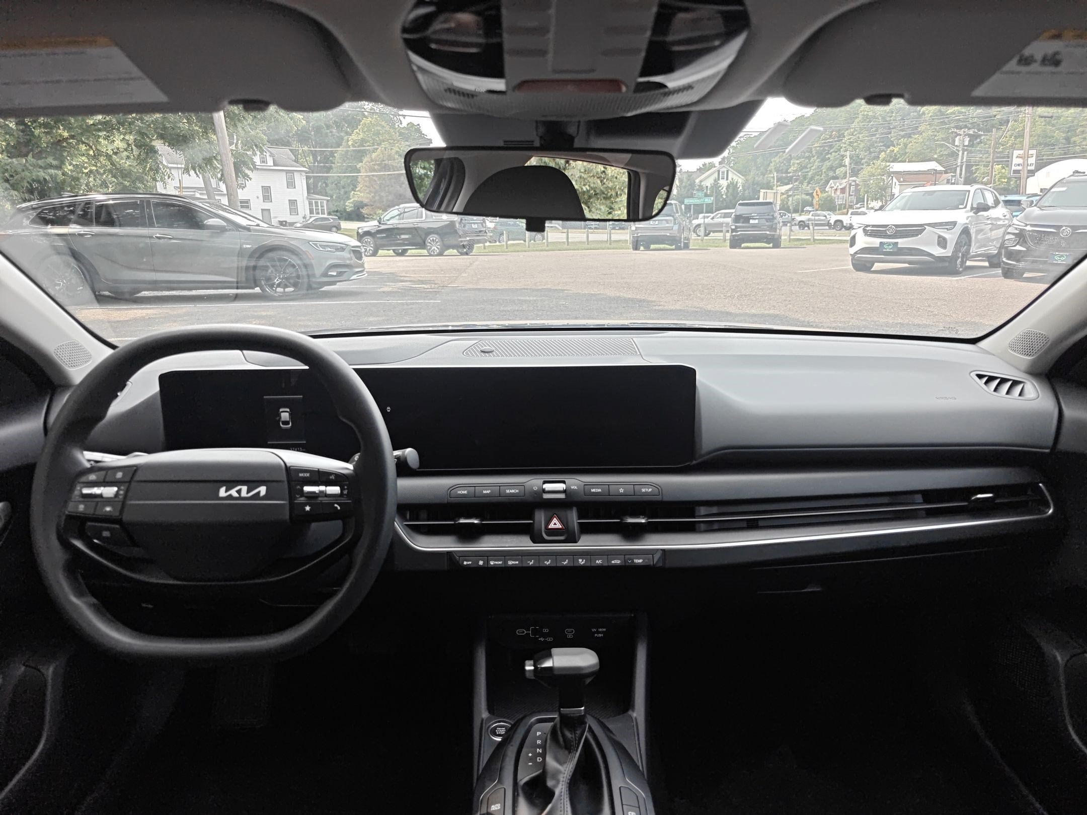 2025 Kia K4 LXS - Photo 17