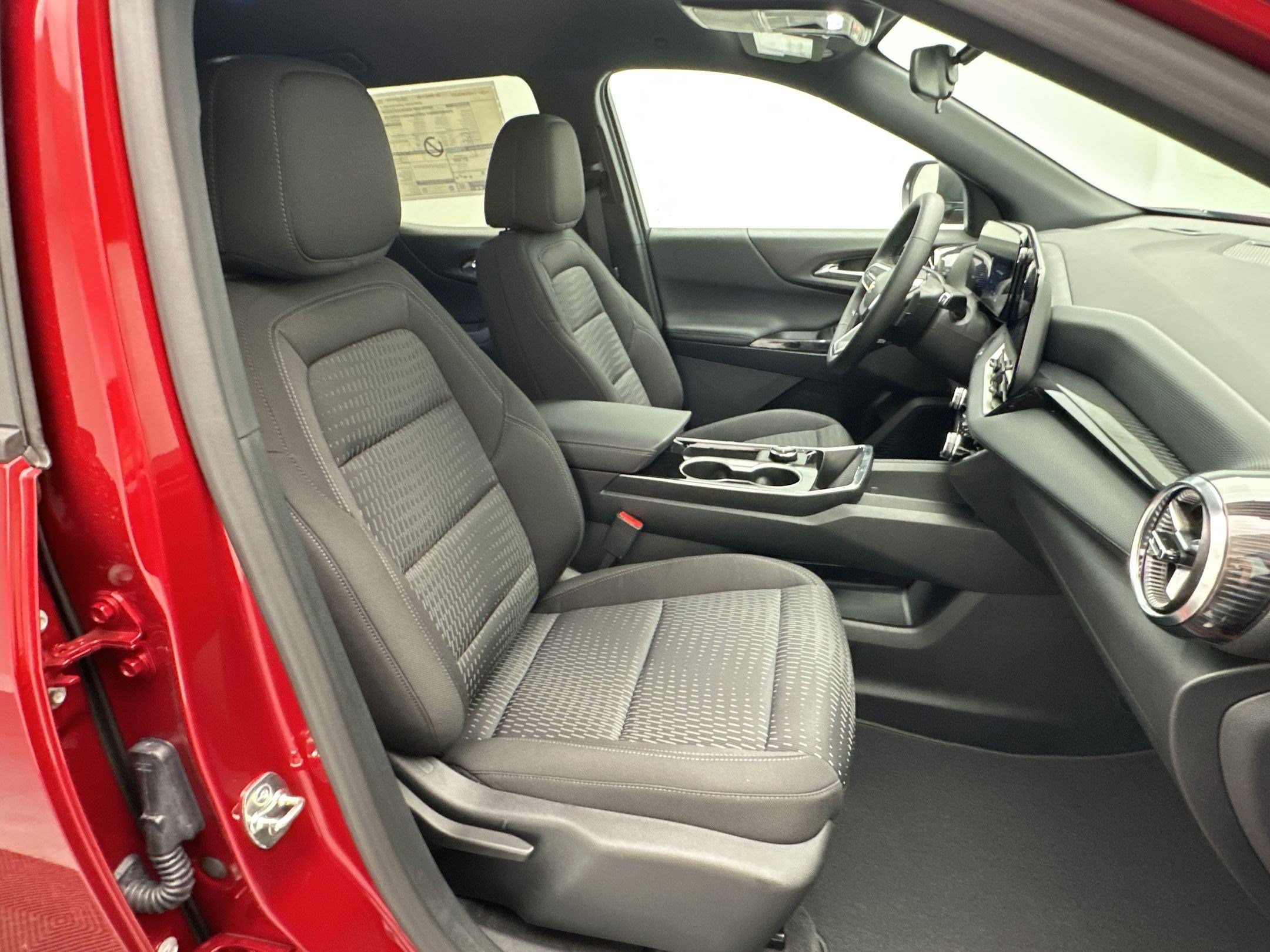 2027 Chevrolet Equinox LT - Photo 25