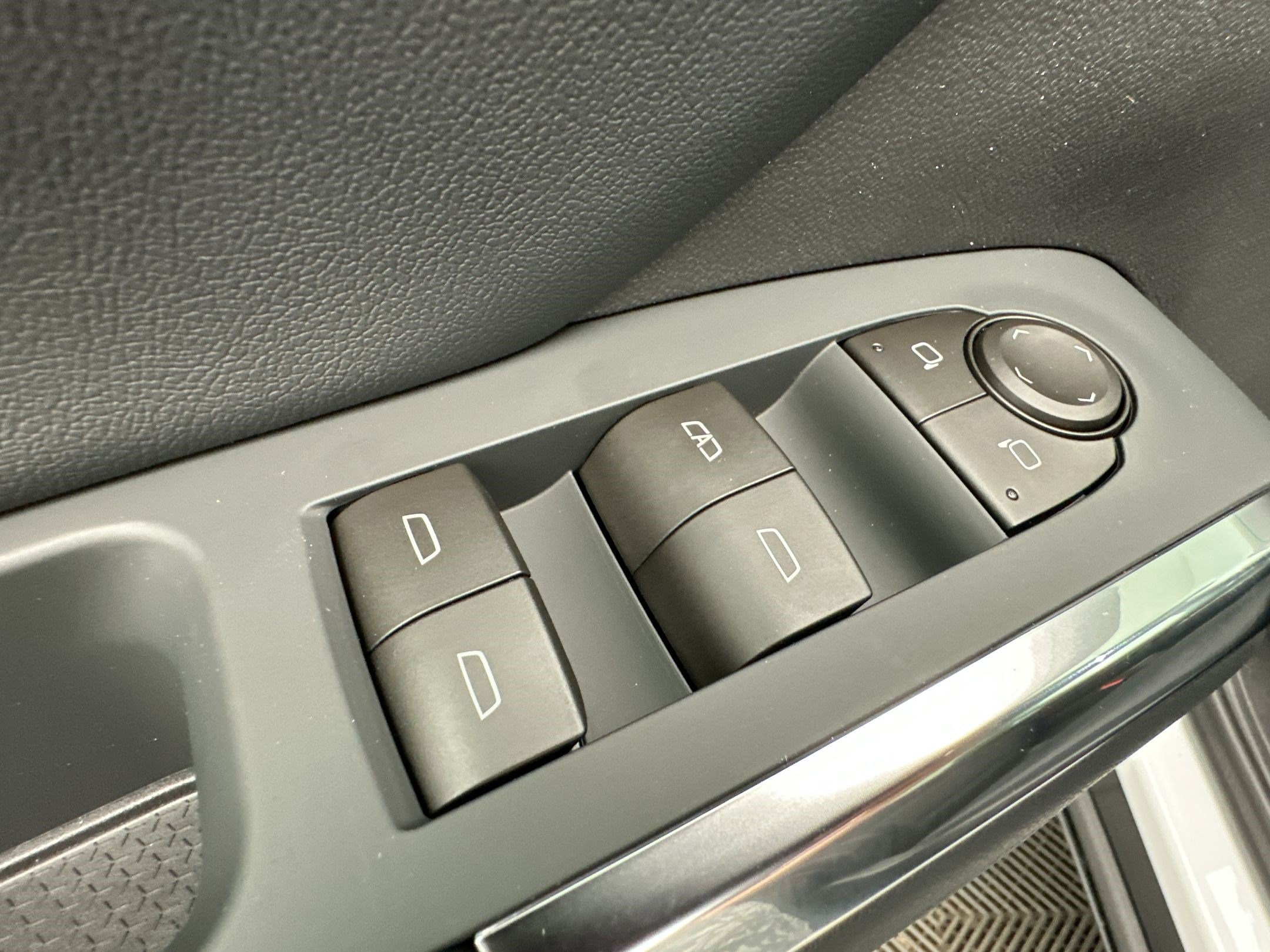 2026 Chevrolet Traverse LT - Photo 12