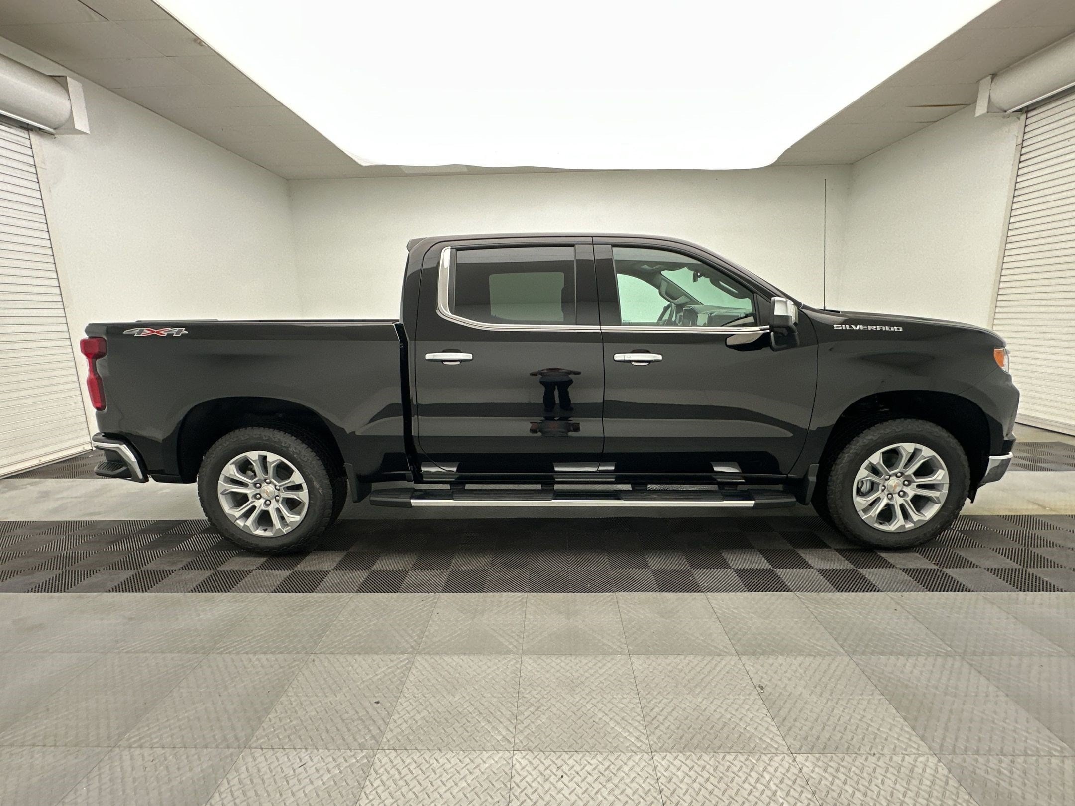 2026 Chevrolet Silverado 1500 LTZ - Photo 8