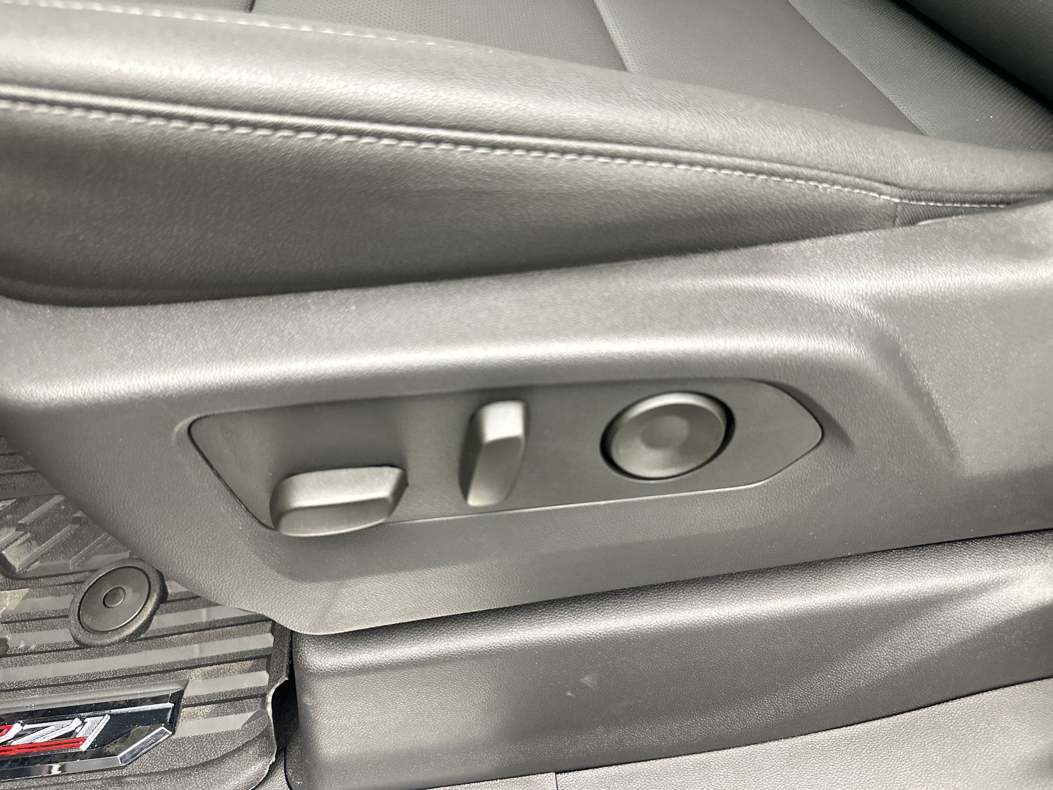 2026 Chevrolet Silverado 1500 LTZ - Photo 15