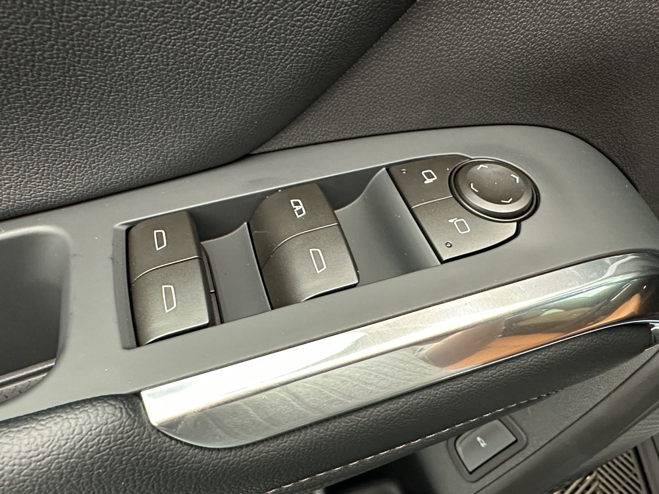 2027 Chevrolet Traverse Z71 - Photo 14