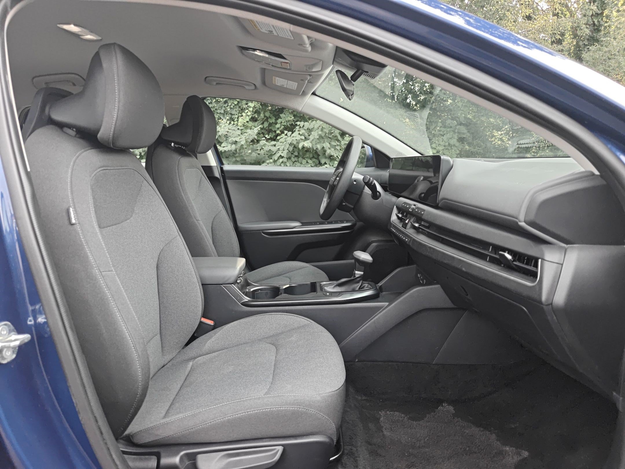 2025 Kia K4 LXS - Photo 25