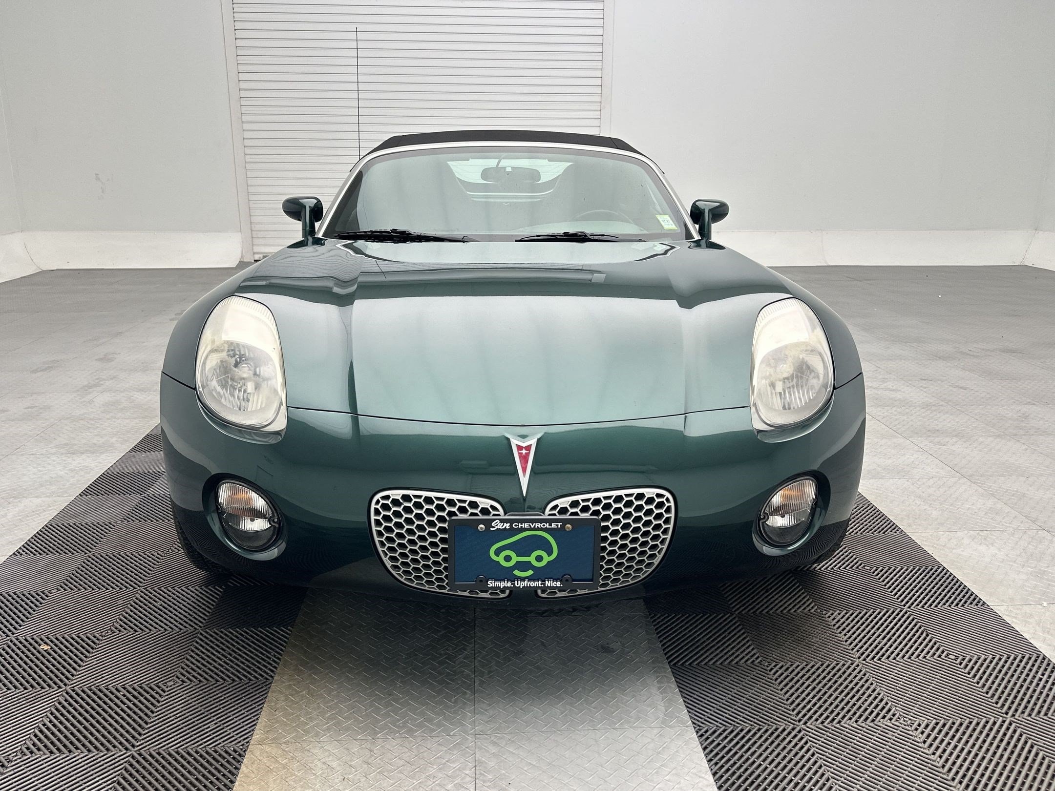 Solstice 2MB67 Car