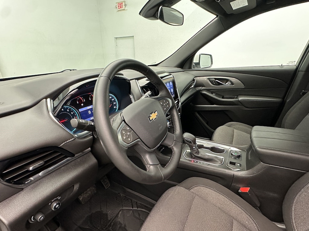 Used 2023 Chevrolet Traverse LT Cloth SUV