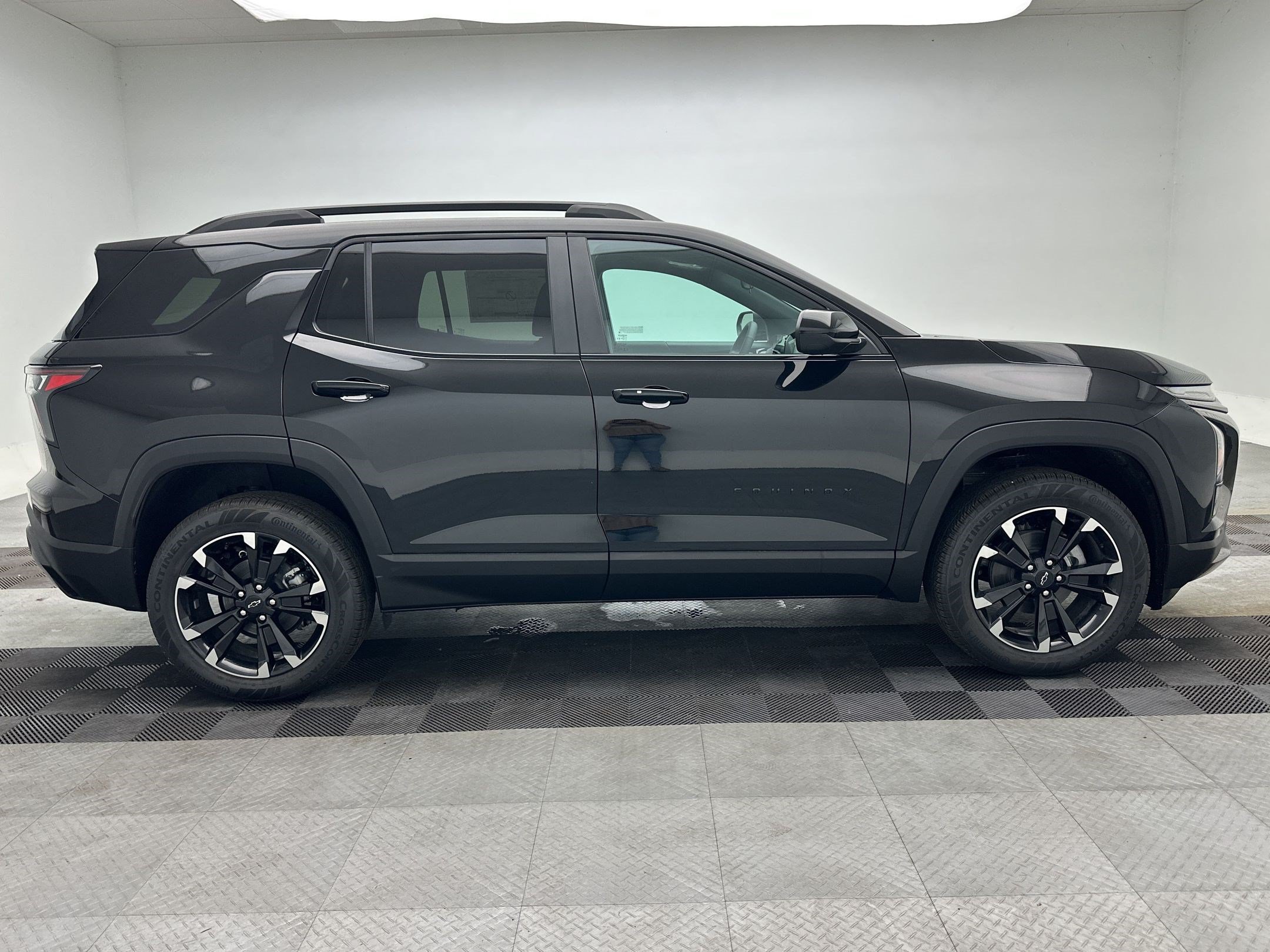 2027 Chevrolet Equinox RS - Photo 8