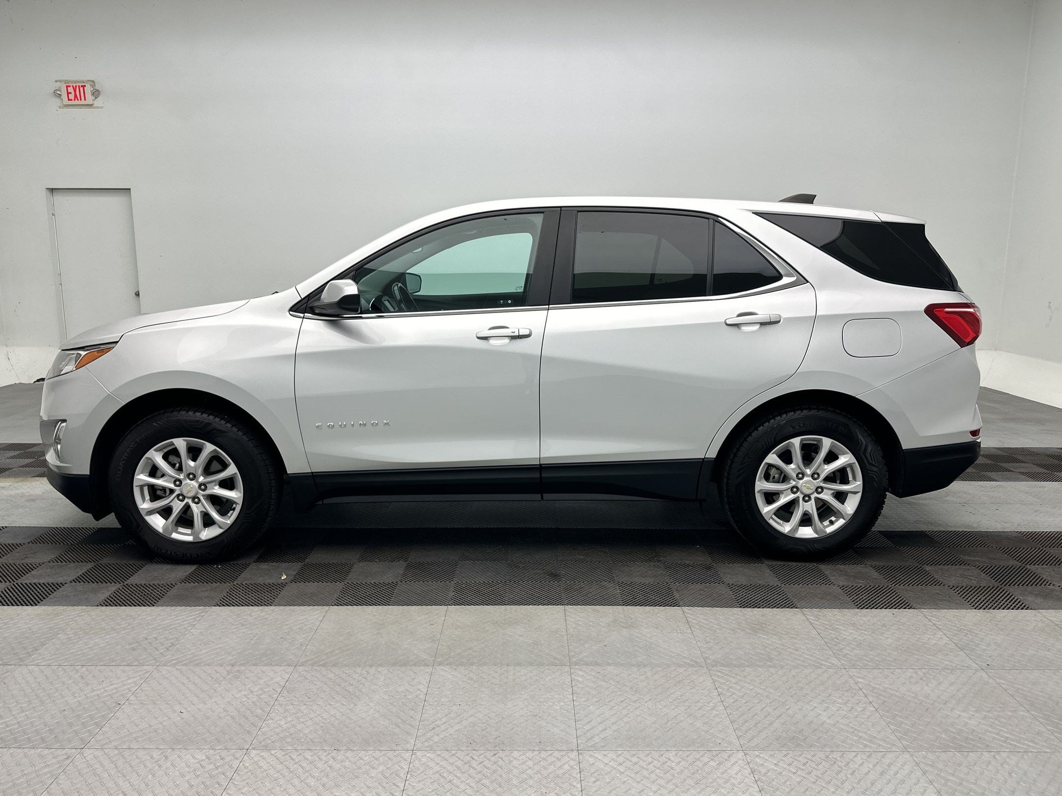 Used 2021 Chevrolet Equinox LT with VIN 3GNAXUEV2MS145901 for sale in Chittenango, NY