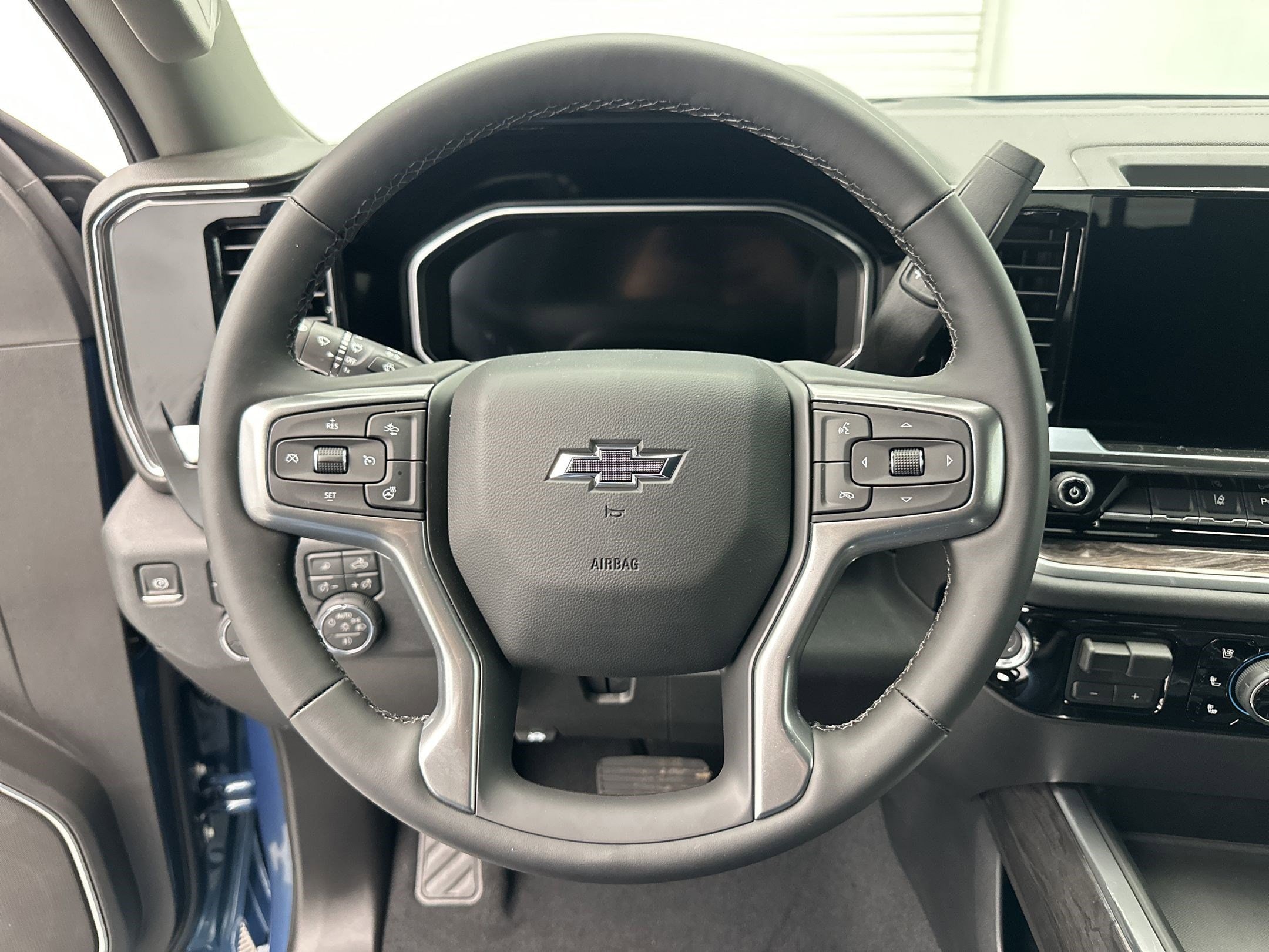 2026 Chevrolet Silverado 3500 HD LTZ - Photo 16