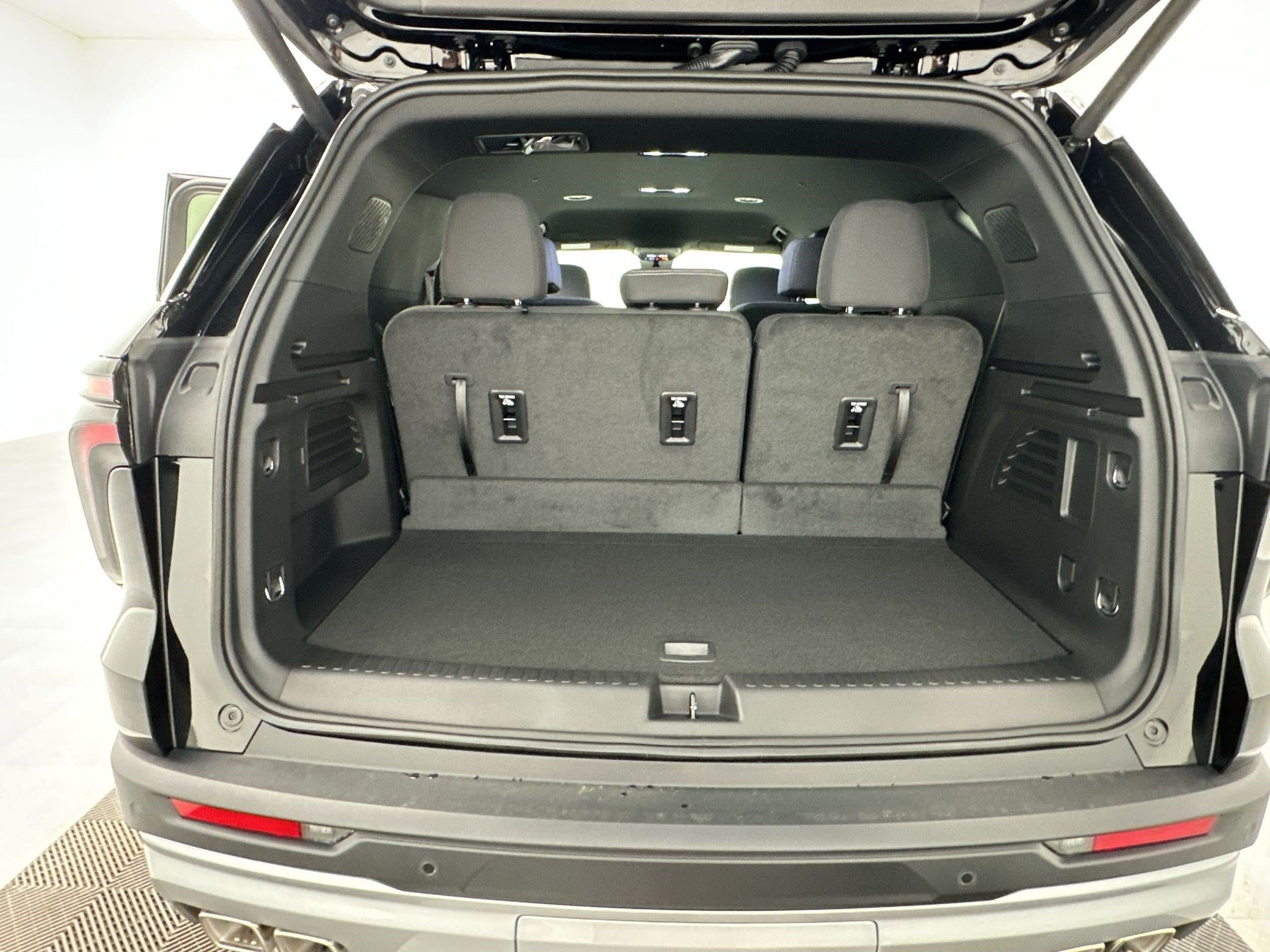 2026 Chevrolet Traverse LT - Photo 24