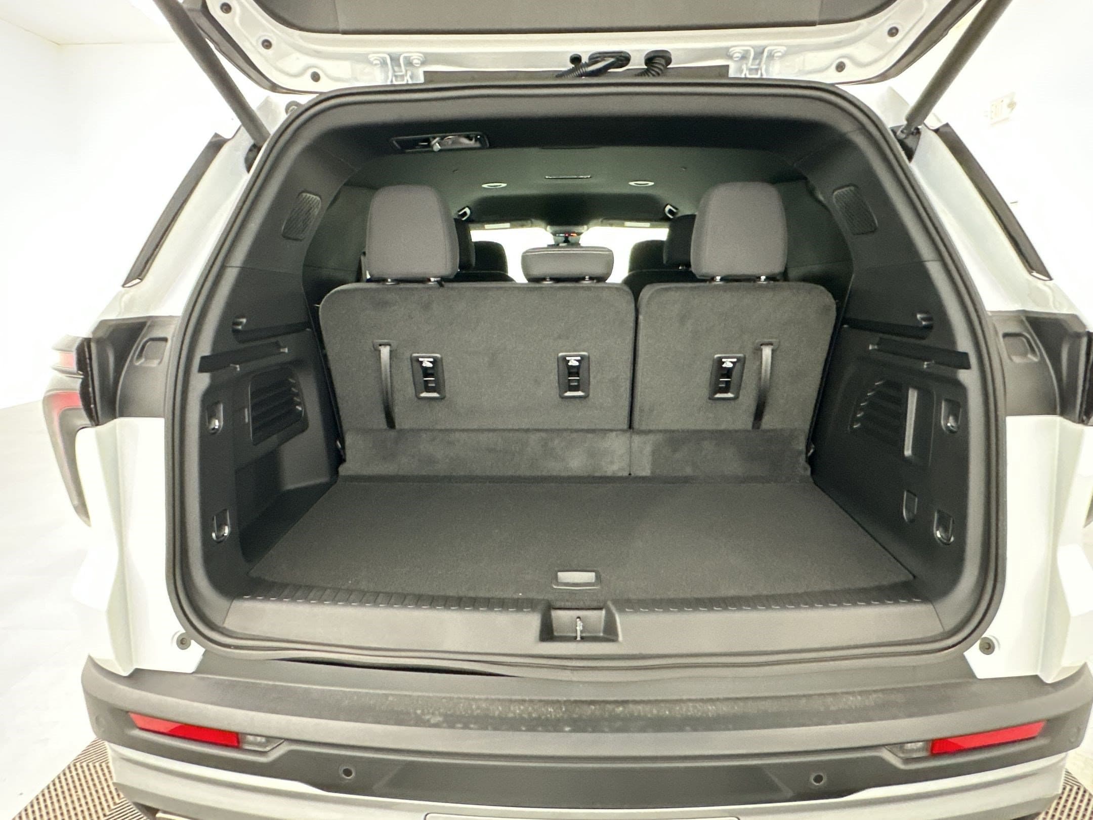 2026 Chevrolet Traverse LT - Photo 32