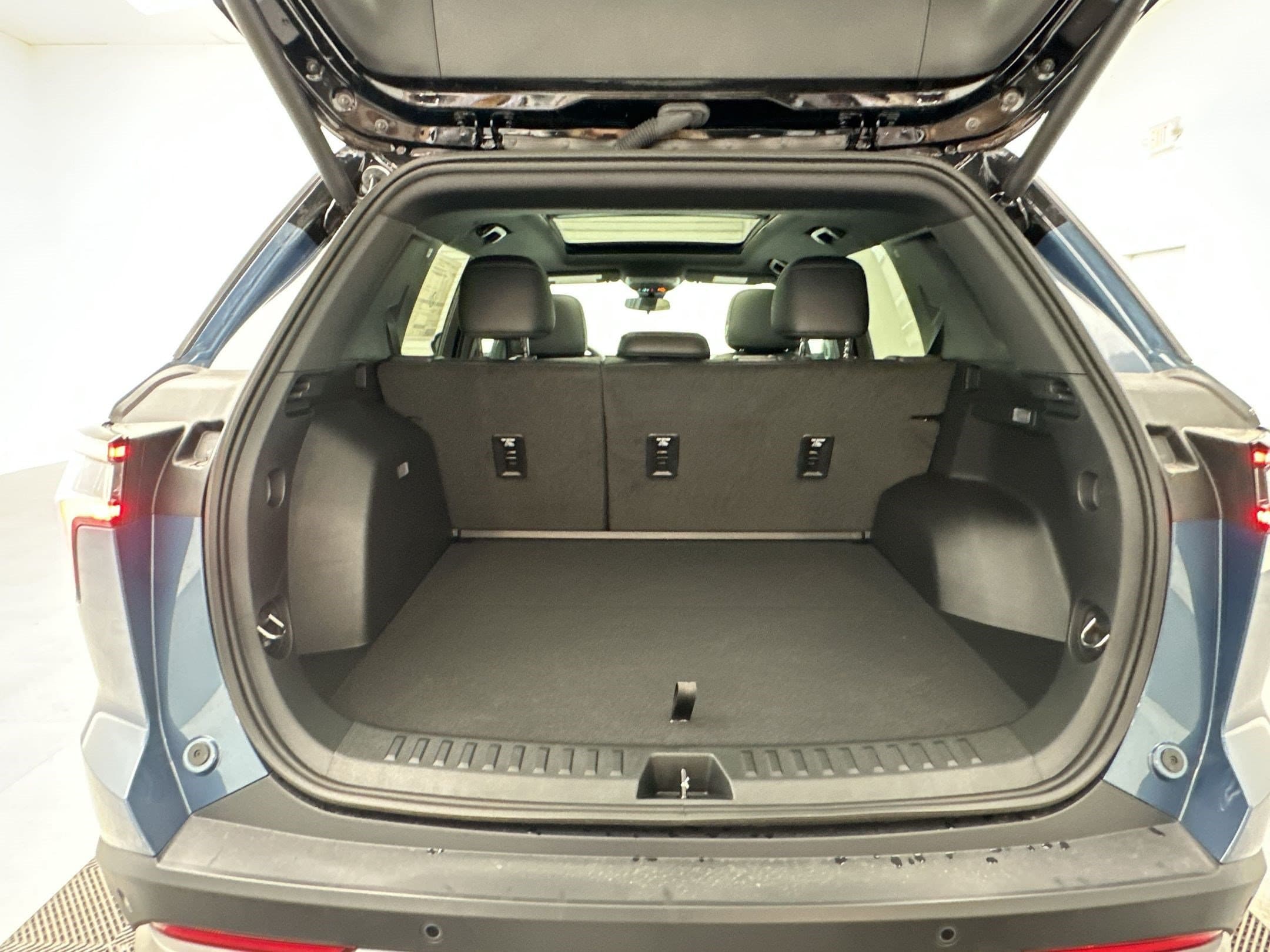 2027 Chevrolet Equinox LT - Photo 26