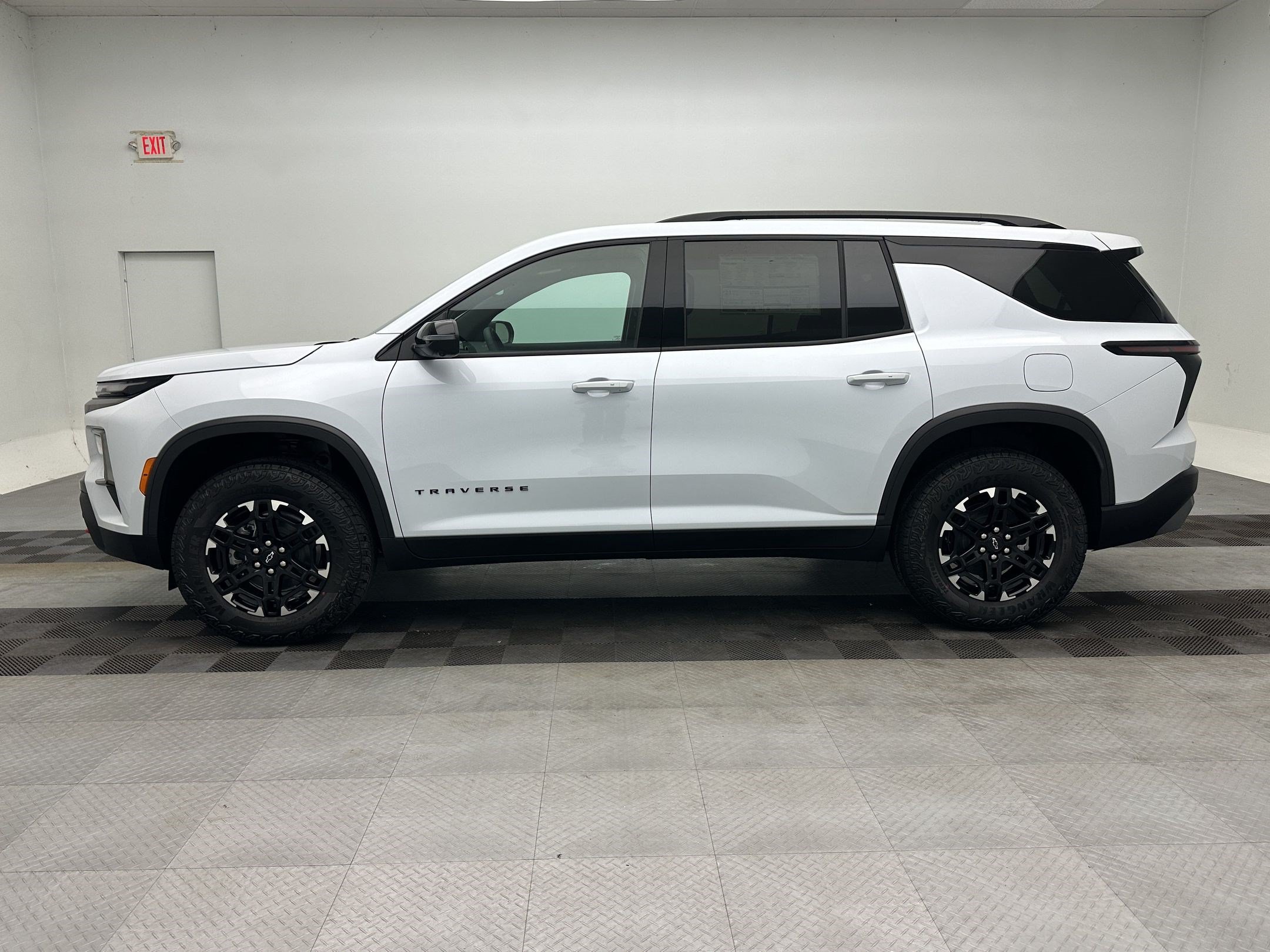 2027 Chevrolet Traverse Z71 - Photo 2