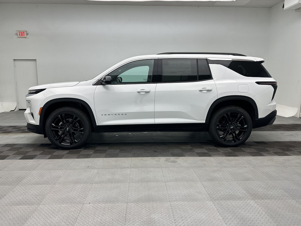 Used 2026 Chevrolet Traverse LT SUV
