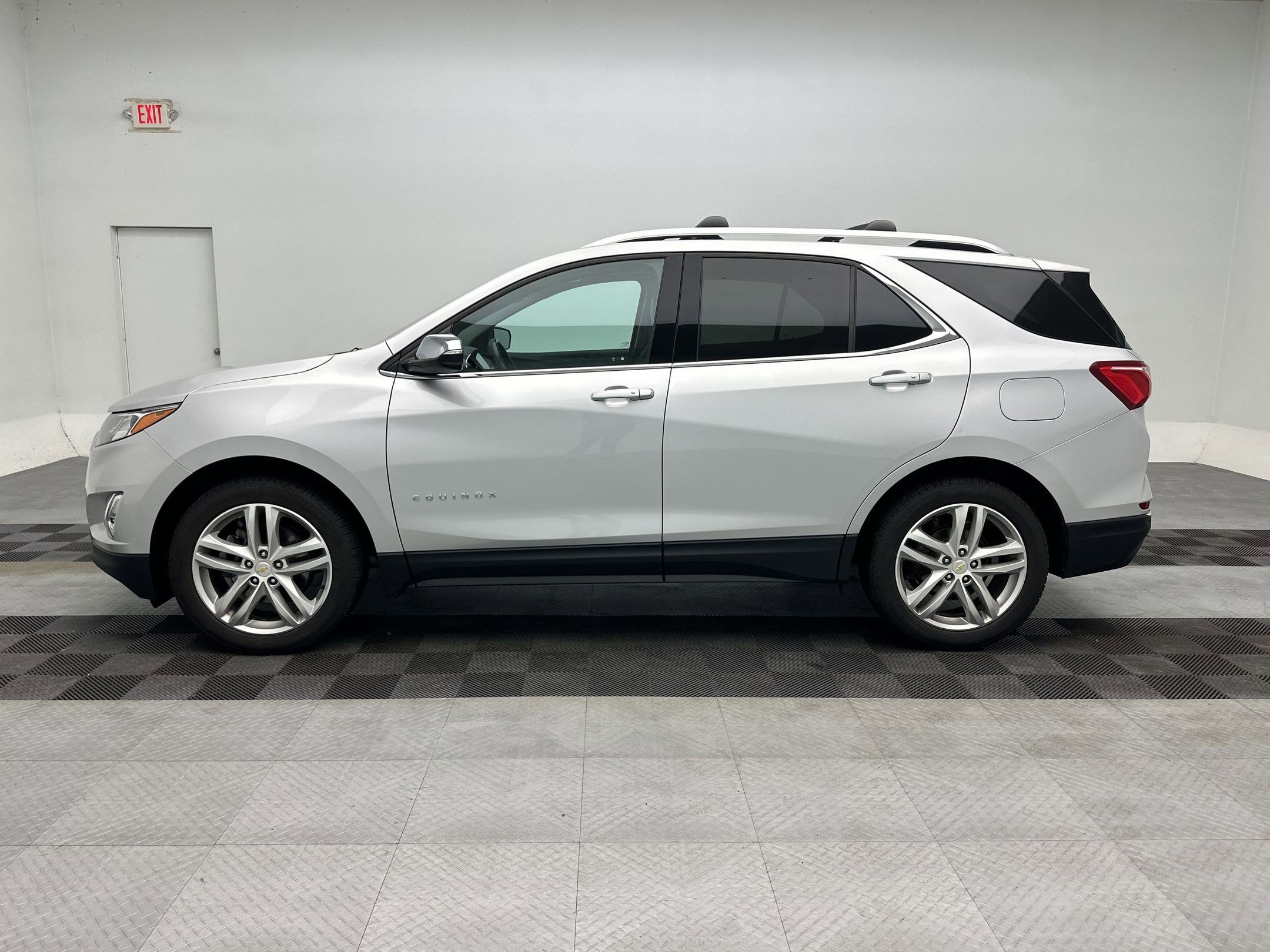 Used 2019 Chevrolet Equinox Premier with VIN 2GNAXYEX6K6269335 for sale in Chittenango, NY