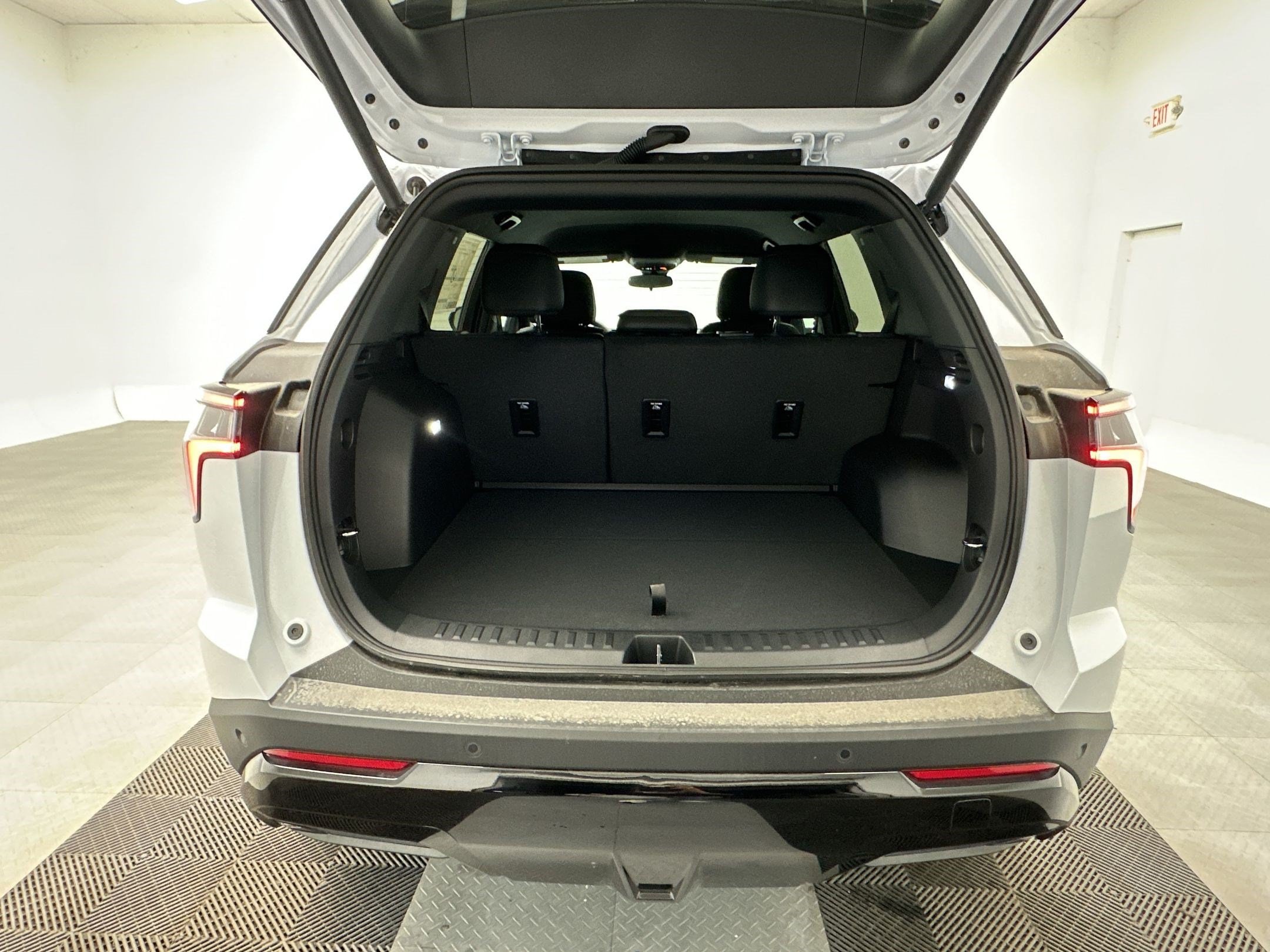 2027 Chevrolet Equinox RS - Photo 23