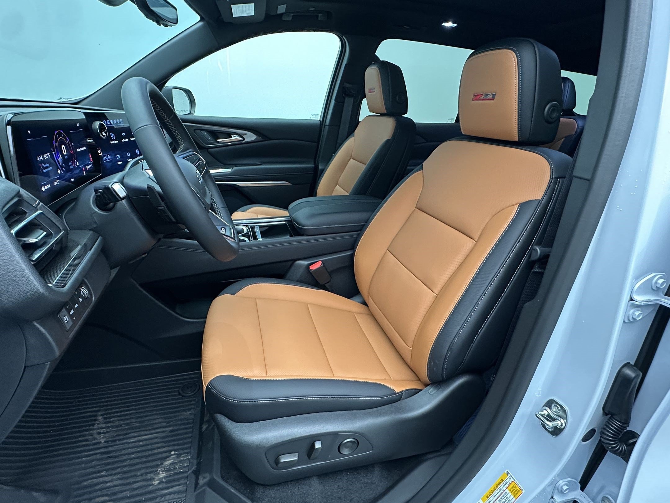 2027 Chevrolet Traverse Z71 - Photo 5