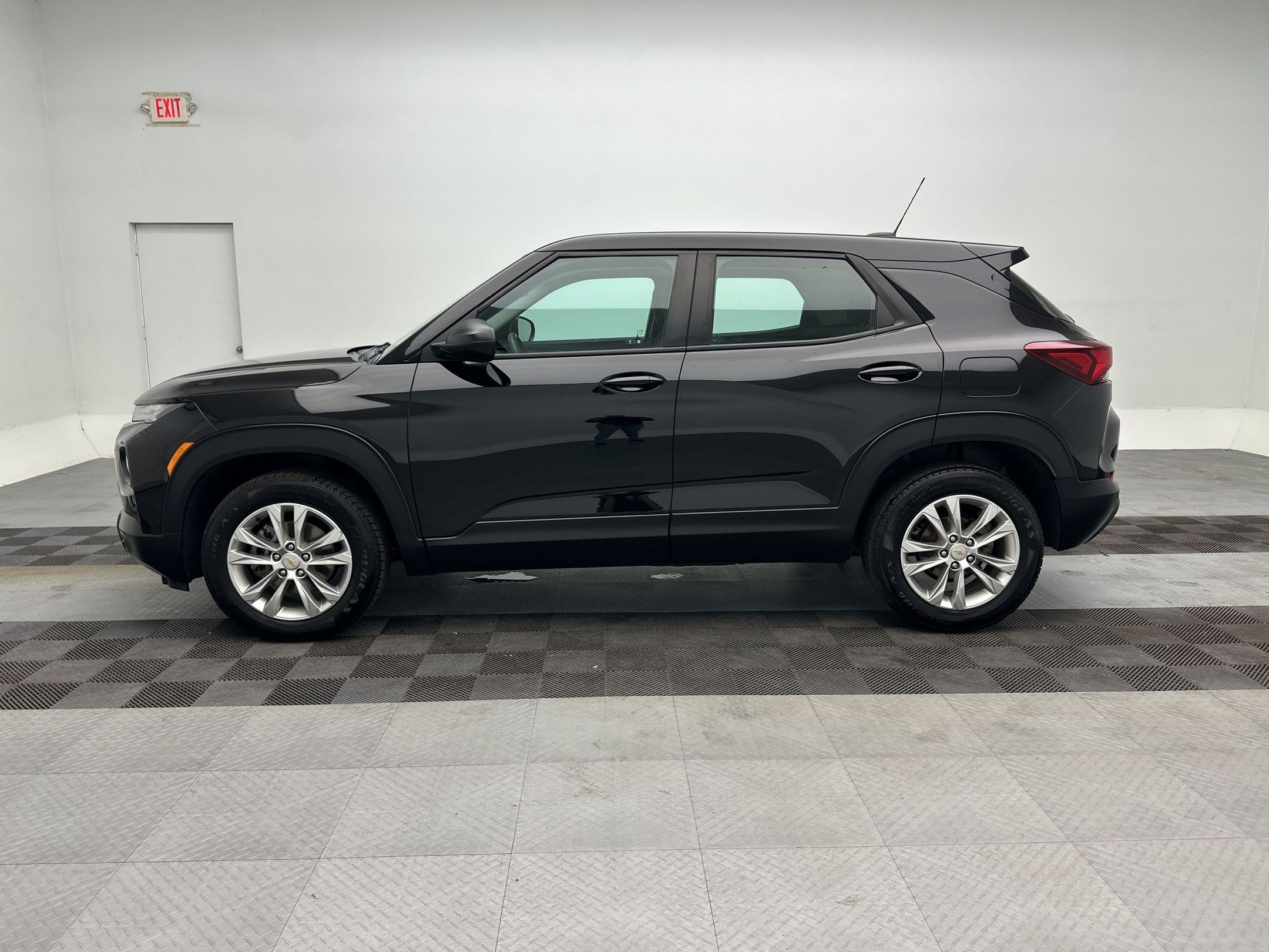 Used 2021 Chevrolet Trailblazer LS with VIN KL79MNSL5MB136566 for sale in Chittenango, NY