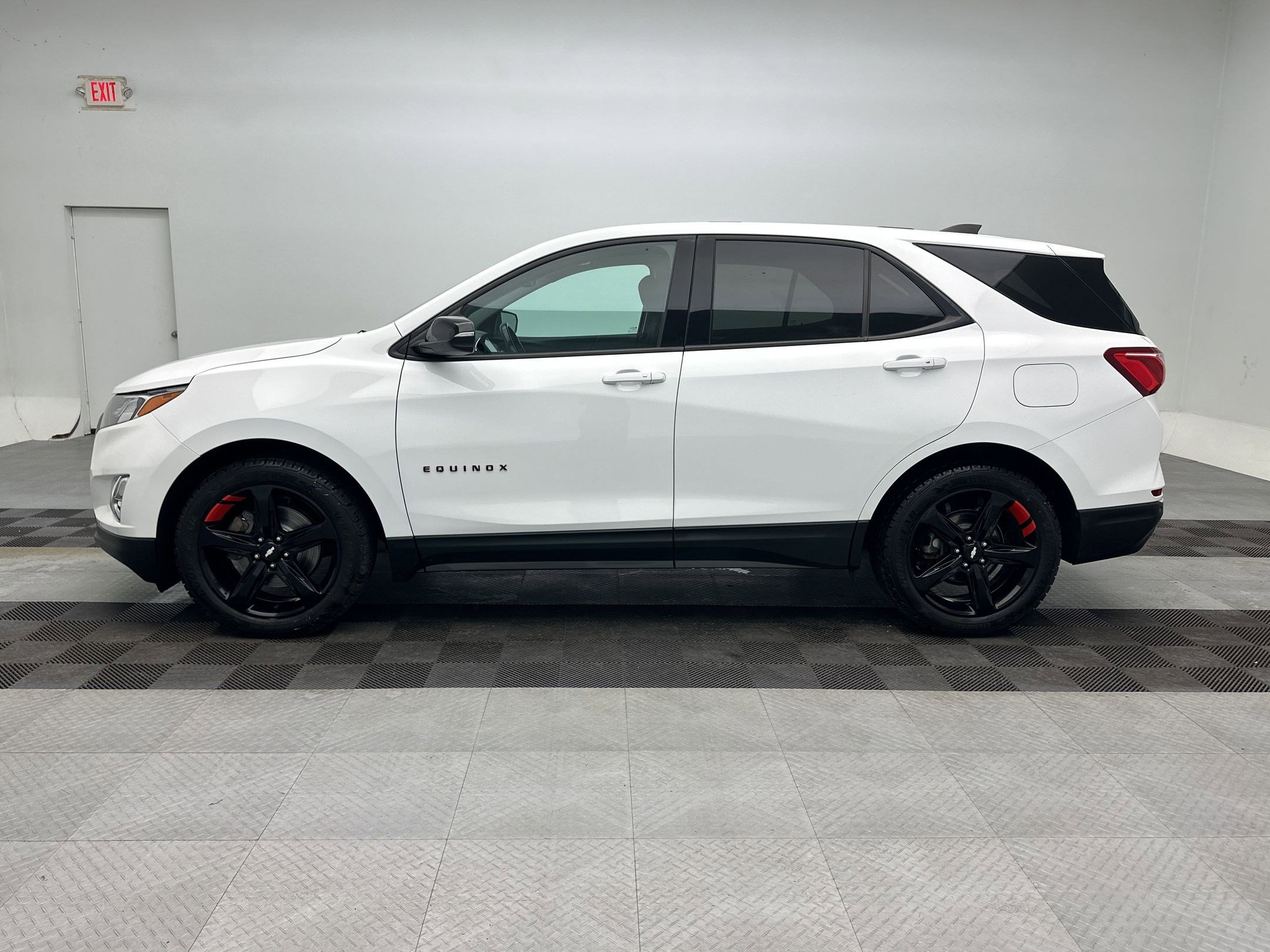 Used 2018 Chevrolet Equinox LT with VIN 2GNAXKEXXJ6309556 for sale in Chittenango, NY
