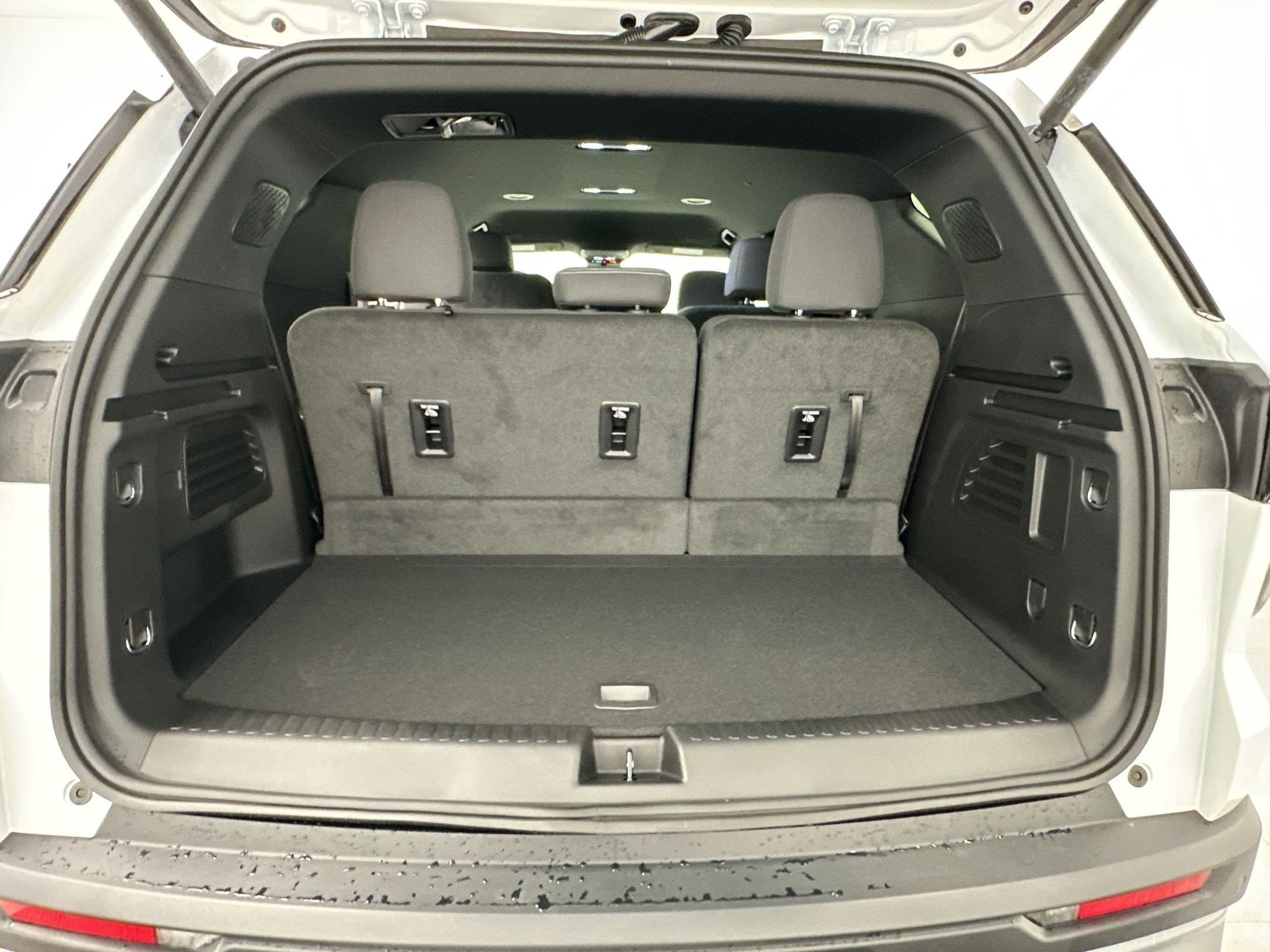2026 Chevrolet Traverse LT - Photo 24