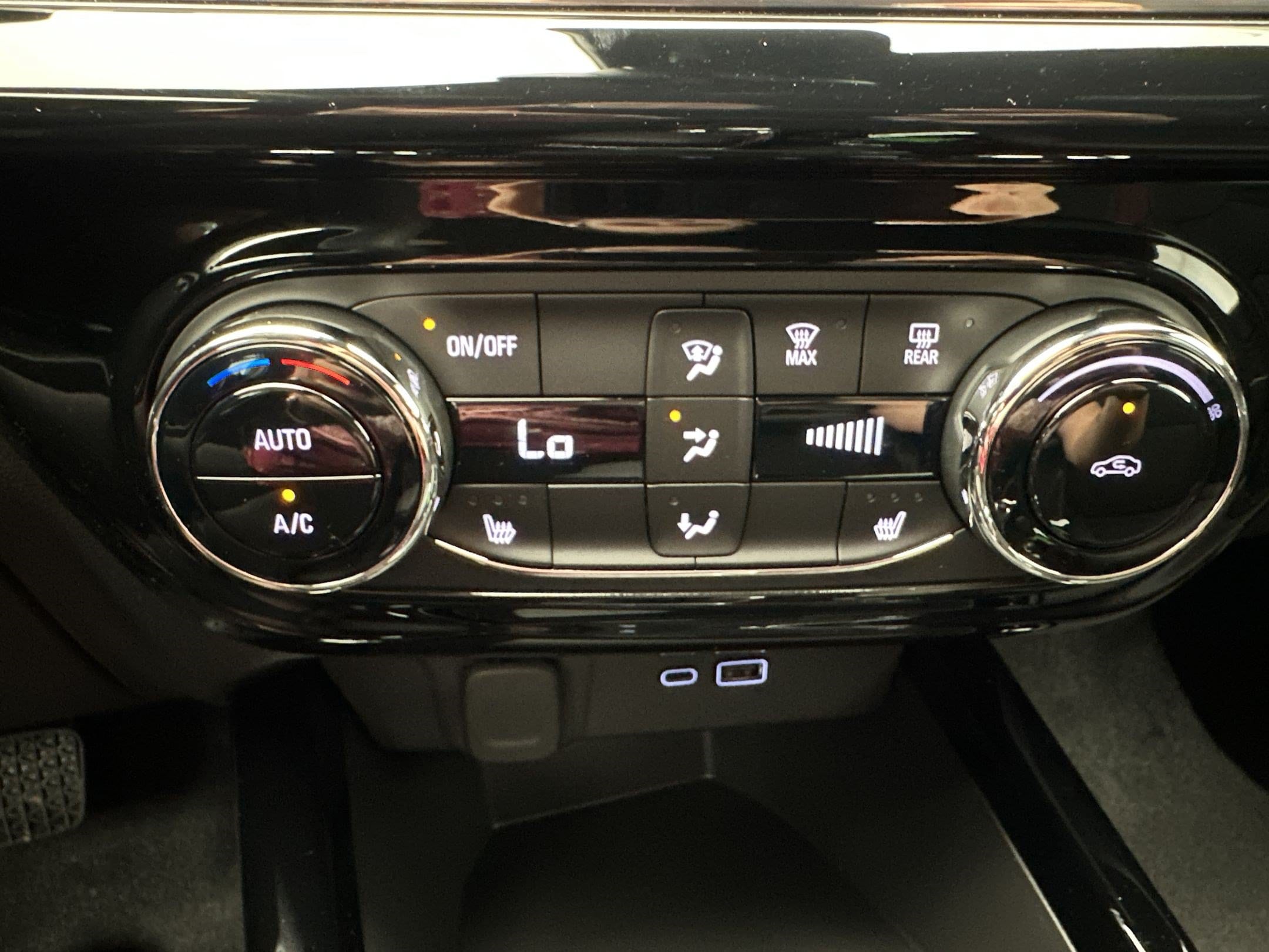 2026 Chevrolet Trax RS - Photo 17