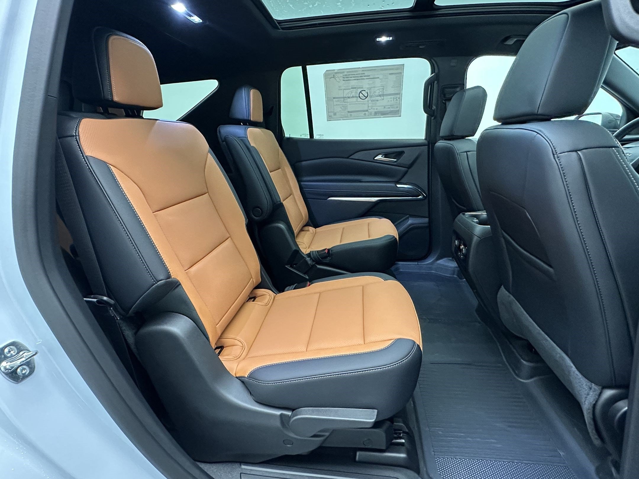 2027 Chevrolet Traverse Z71 - Photo 32